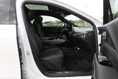 2024 Cadillac LYRIQ Luxury 2