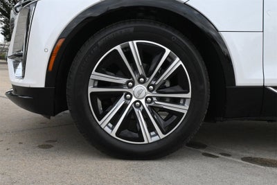 2024 Cadillac LYRIQ Luxury 2