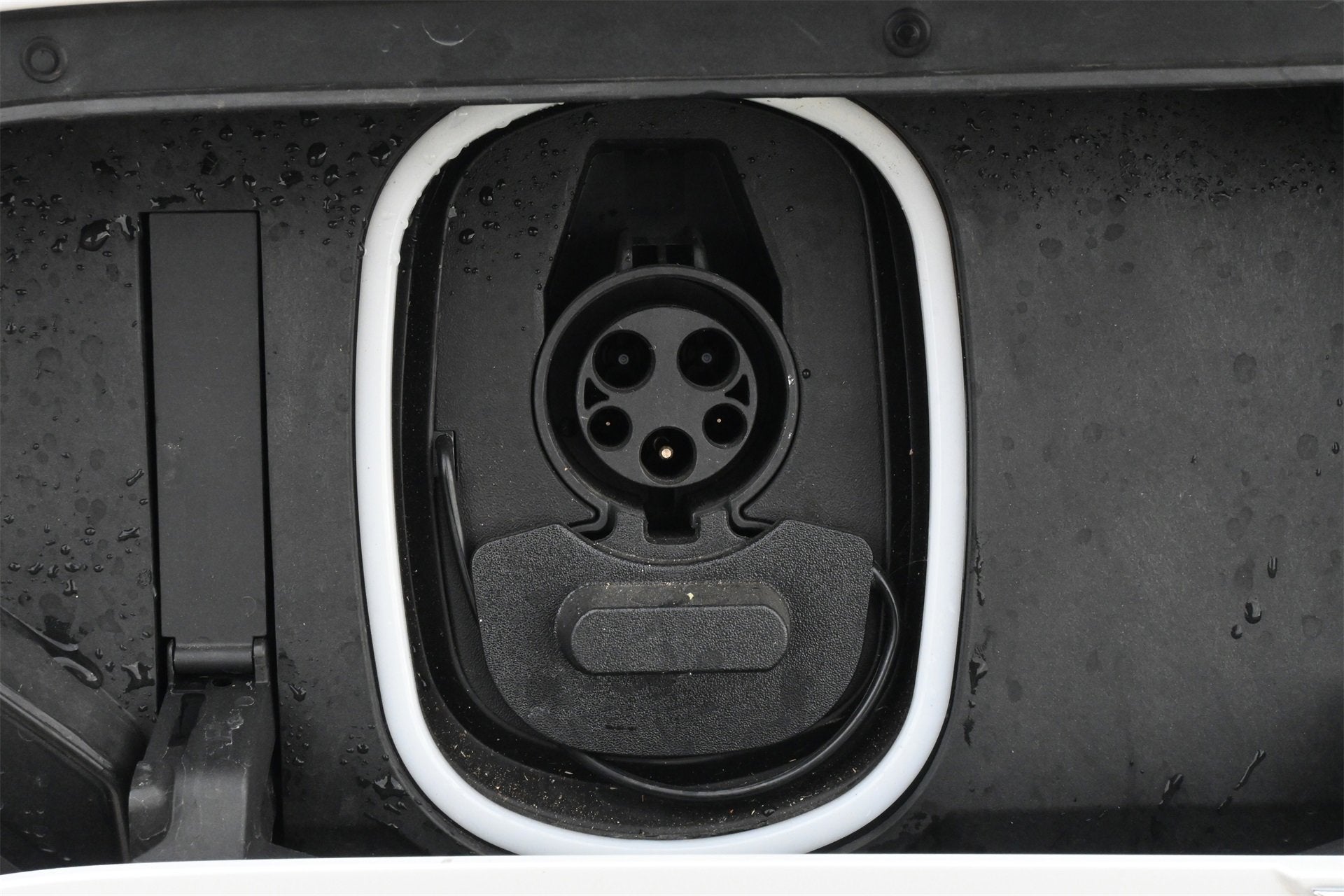 2024 Cadillac LYRIQ Luxury 2