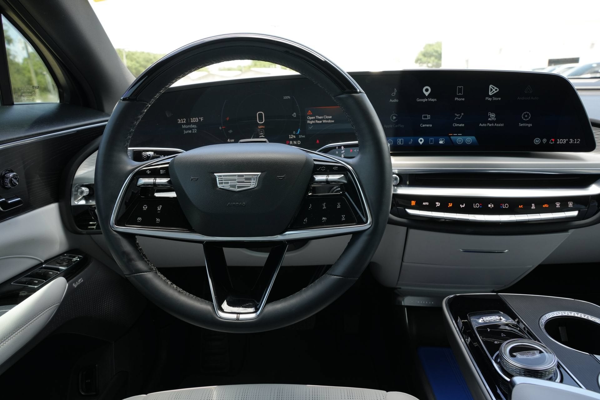 2024 Cadillac LYRIQ Luxury 2