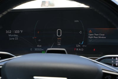 2024 Cadillac LYRIQ Luxury 2