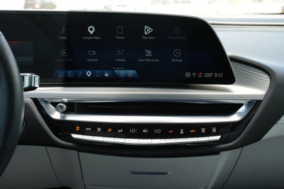 2024 Cadillac LYRIQ Luxury 2