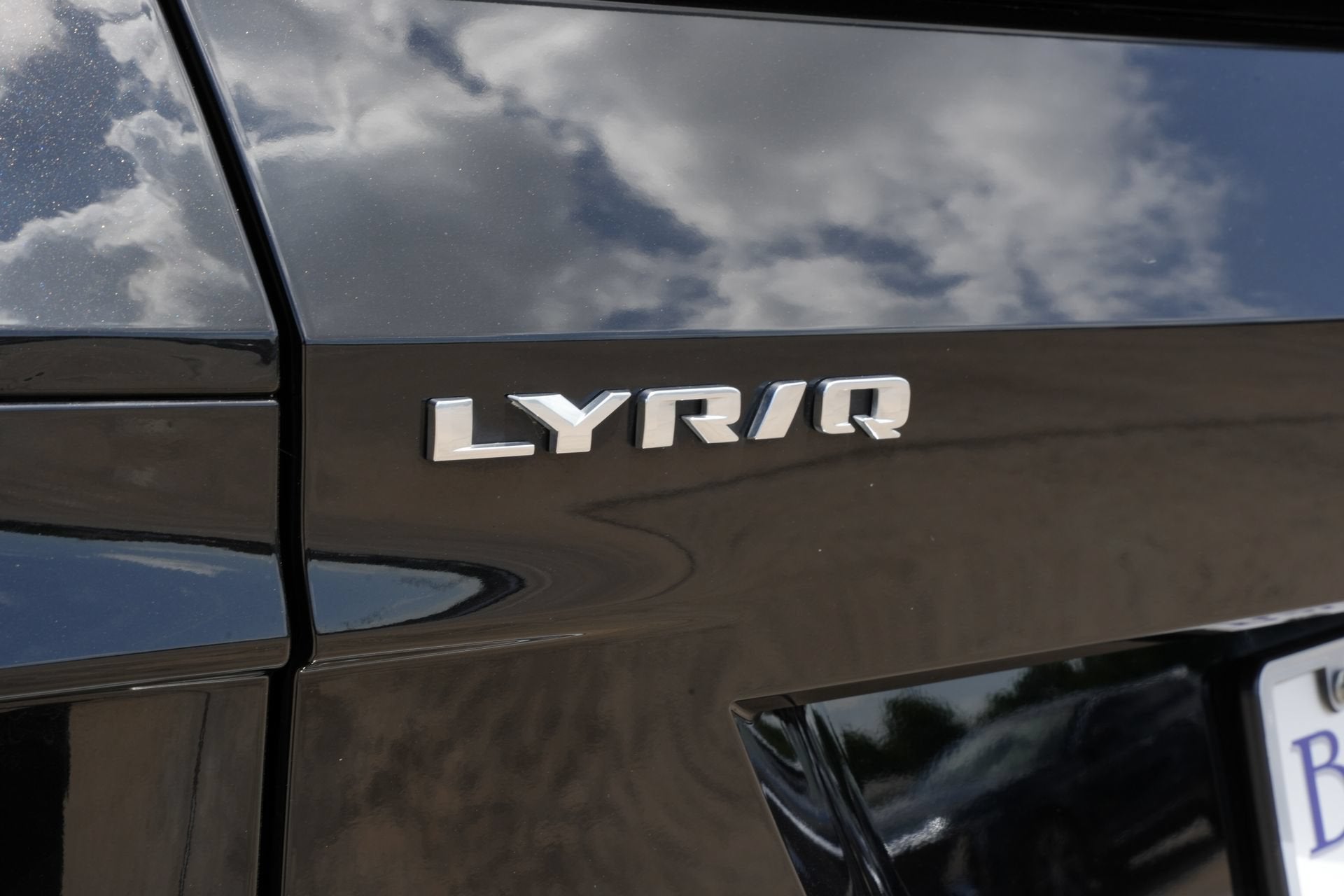 2024 Cadillac LYRIQ Luxury 2