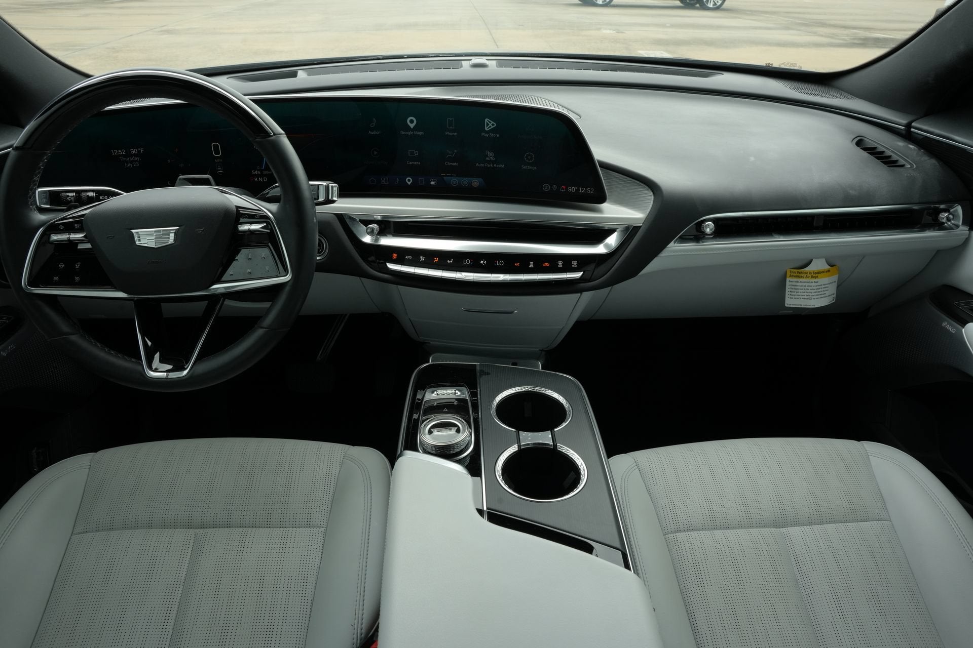 2024 Cadillac LYRIQ Luxury 3