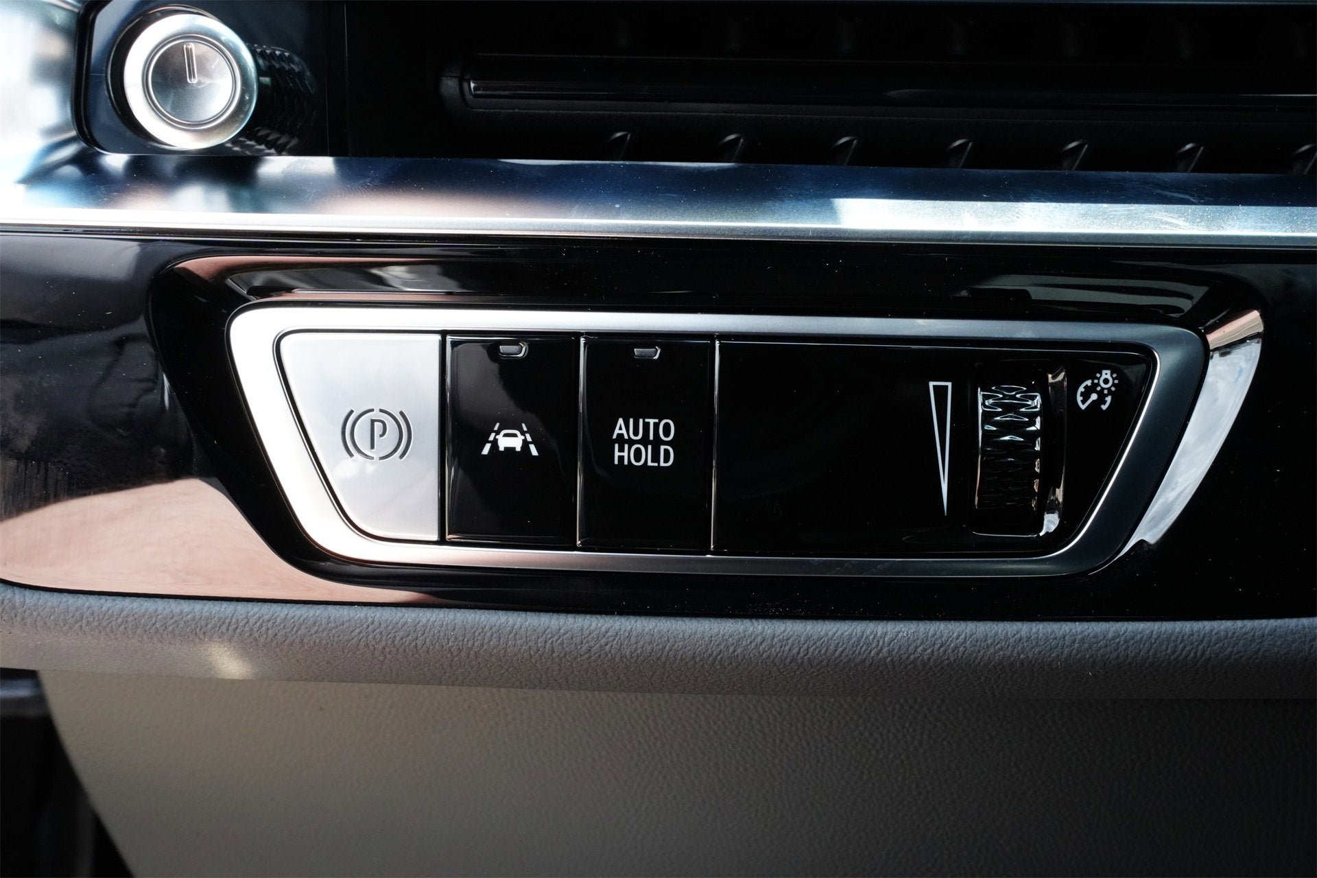 2025 Cadillac LYRIQ Sport 1