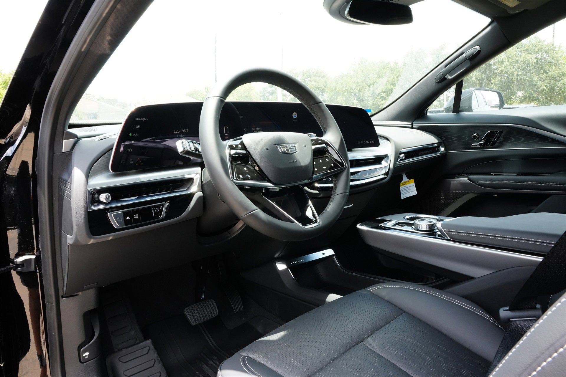 2025 Cadillac LYRIQ Sport 1