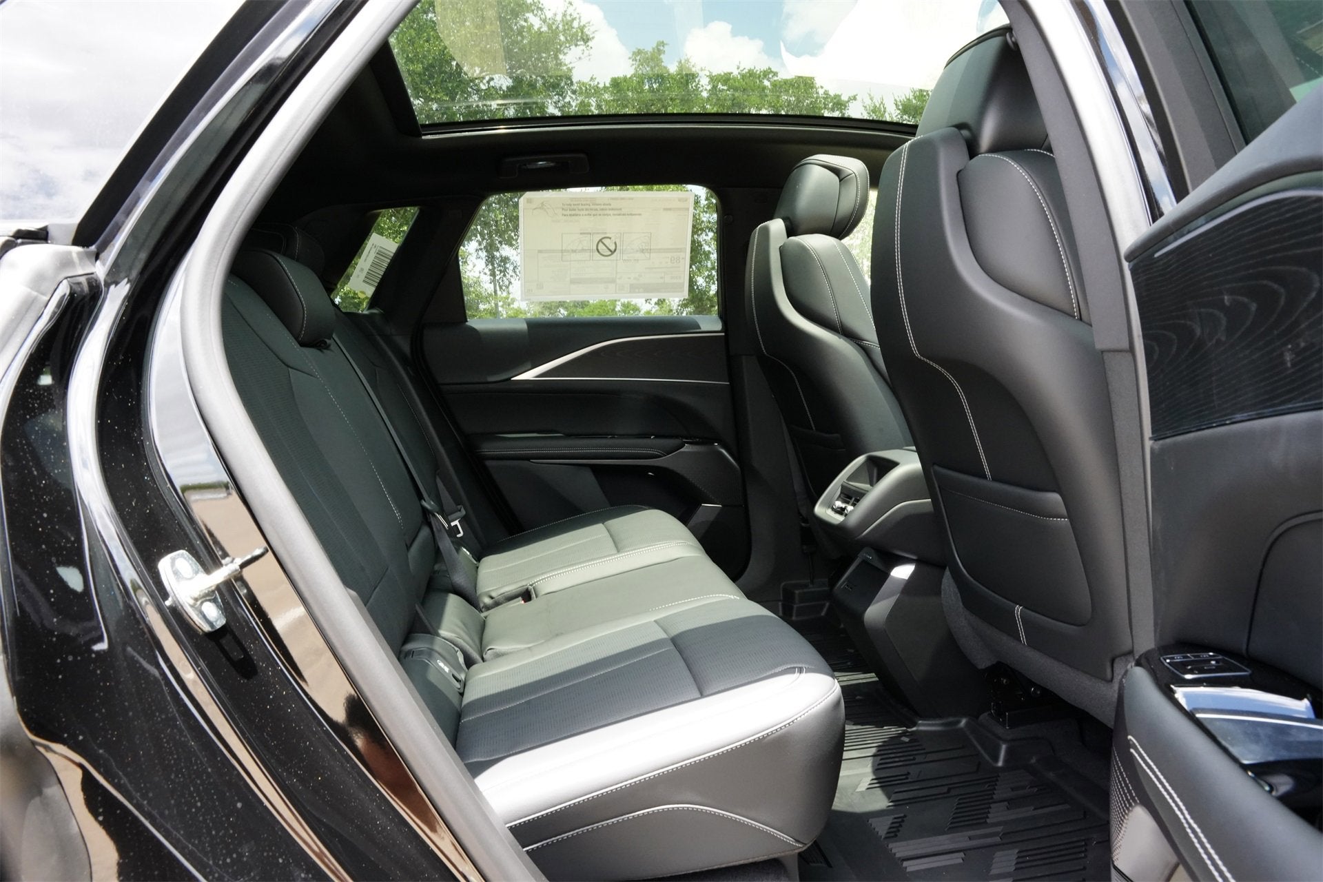 2025 Cadillac LYRIQ Sport 1