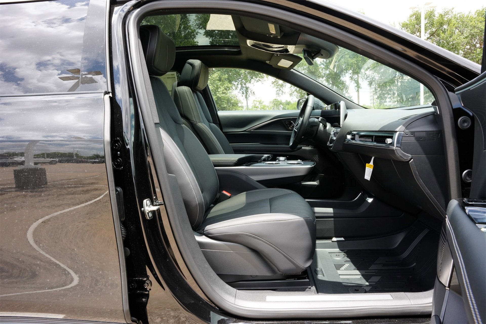 2025 Cadillac LYRIQ Sport 1