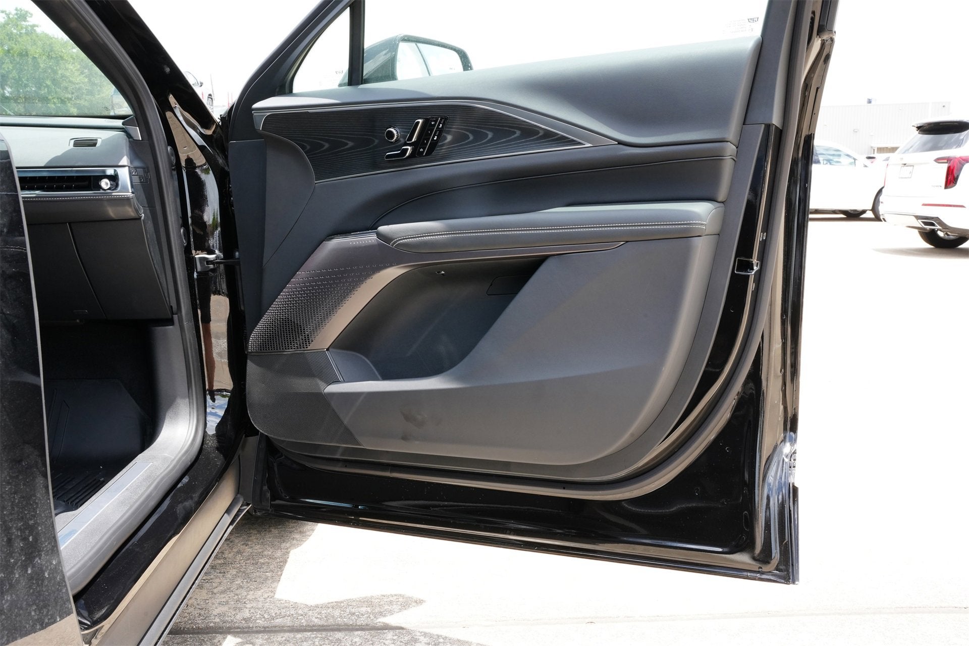 2025 Cadillac LYRIQ Sport 1