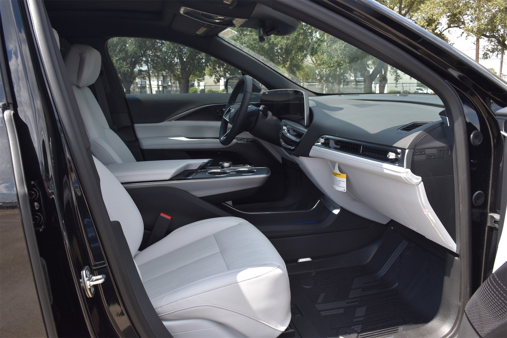 2025 Cadillac LYRIQ Sport 1