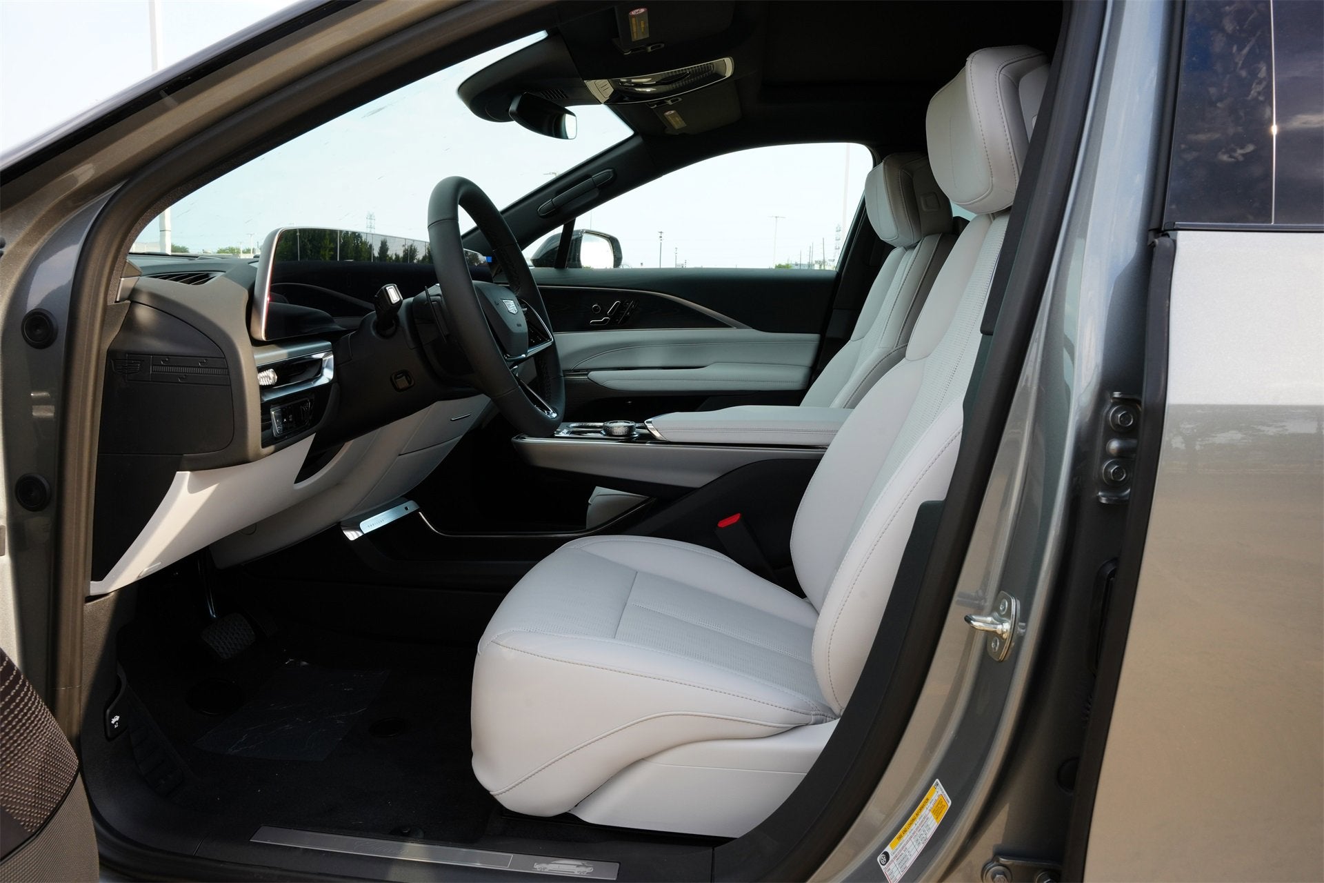 2025 Cadillac LYRIQ Sport 1