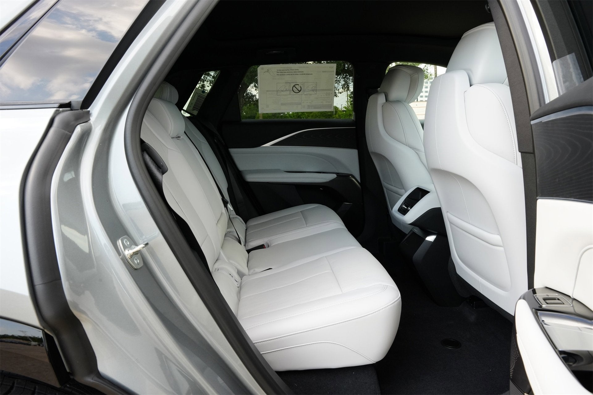 2025 Cadillac LYRIQ Sport 1