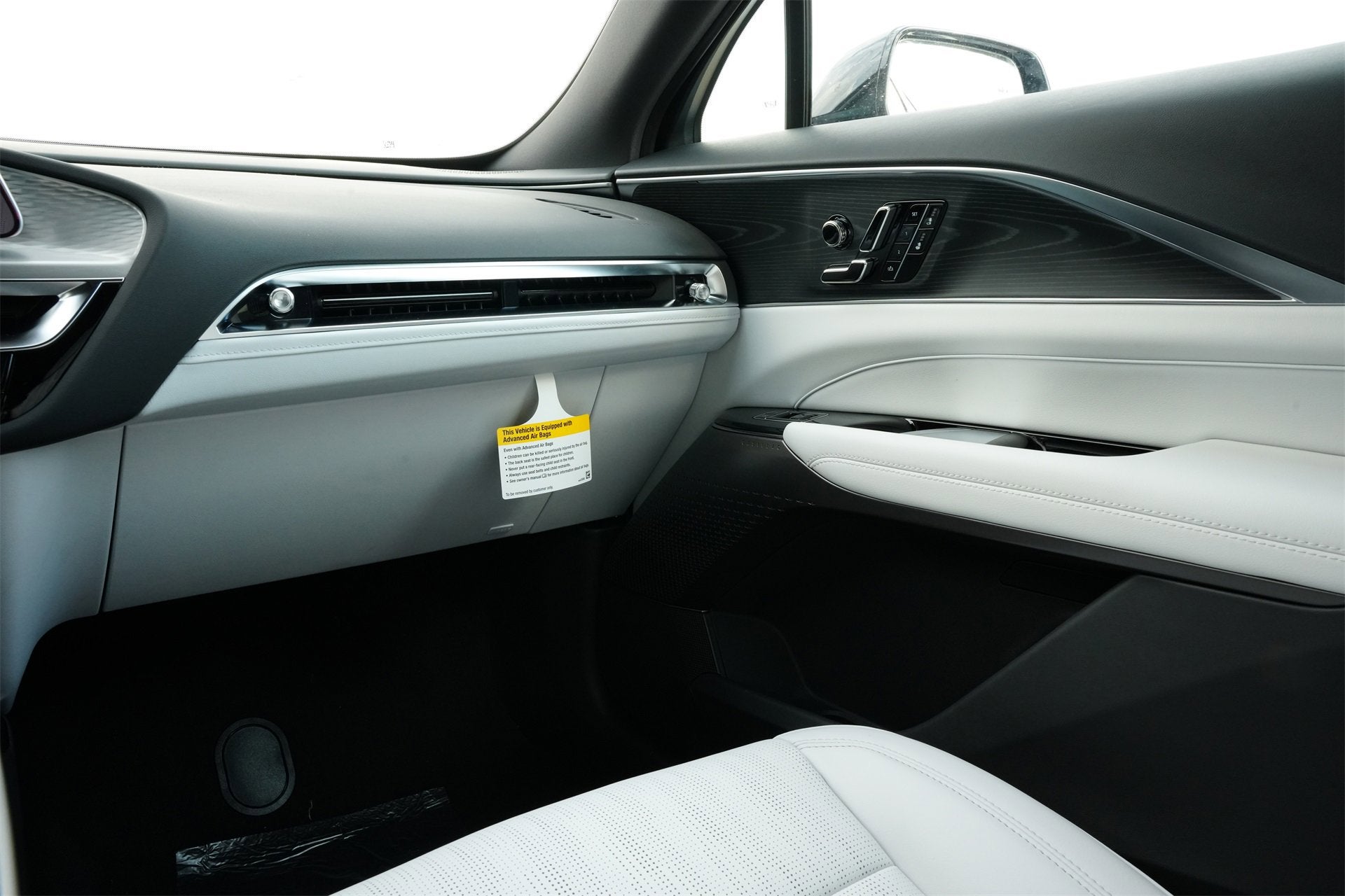 2025 Cadillac LYRIQ Sport 1