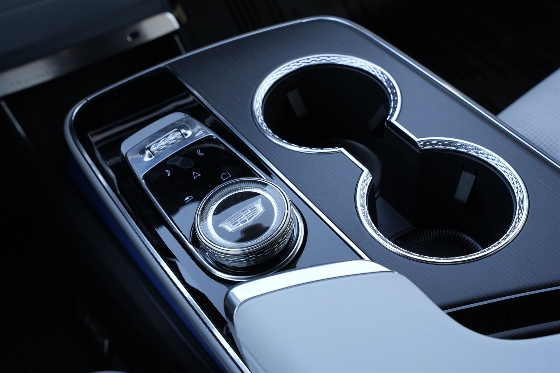 2025 Cadillac LYRIQ Sport 1