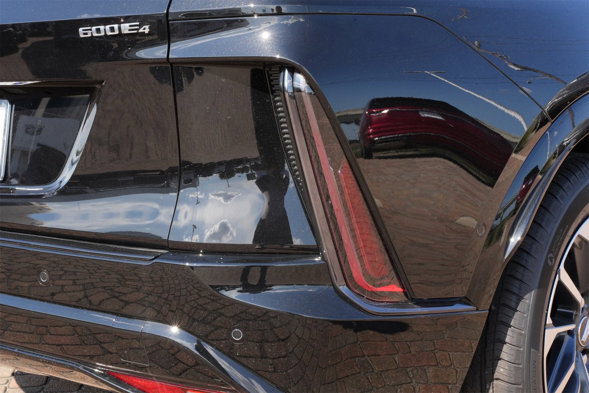 2025 Cadillac LYRIQ Sport 1