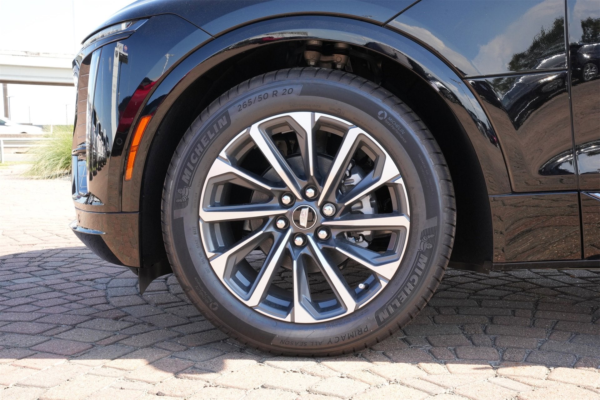 2025 Cadillac LYRIQ Sport 1