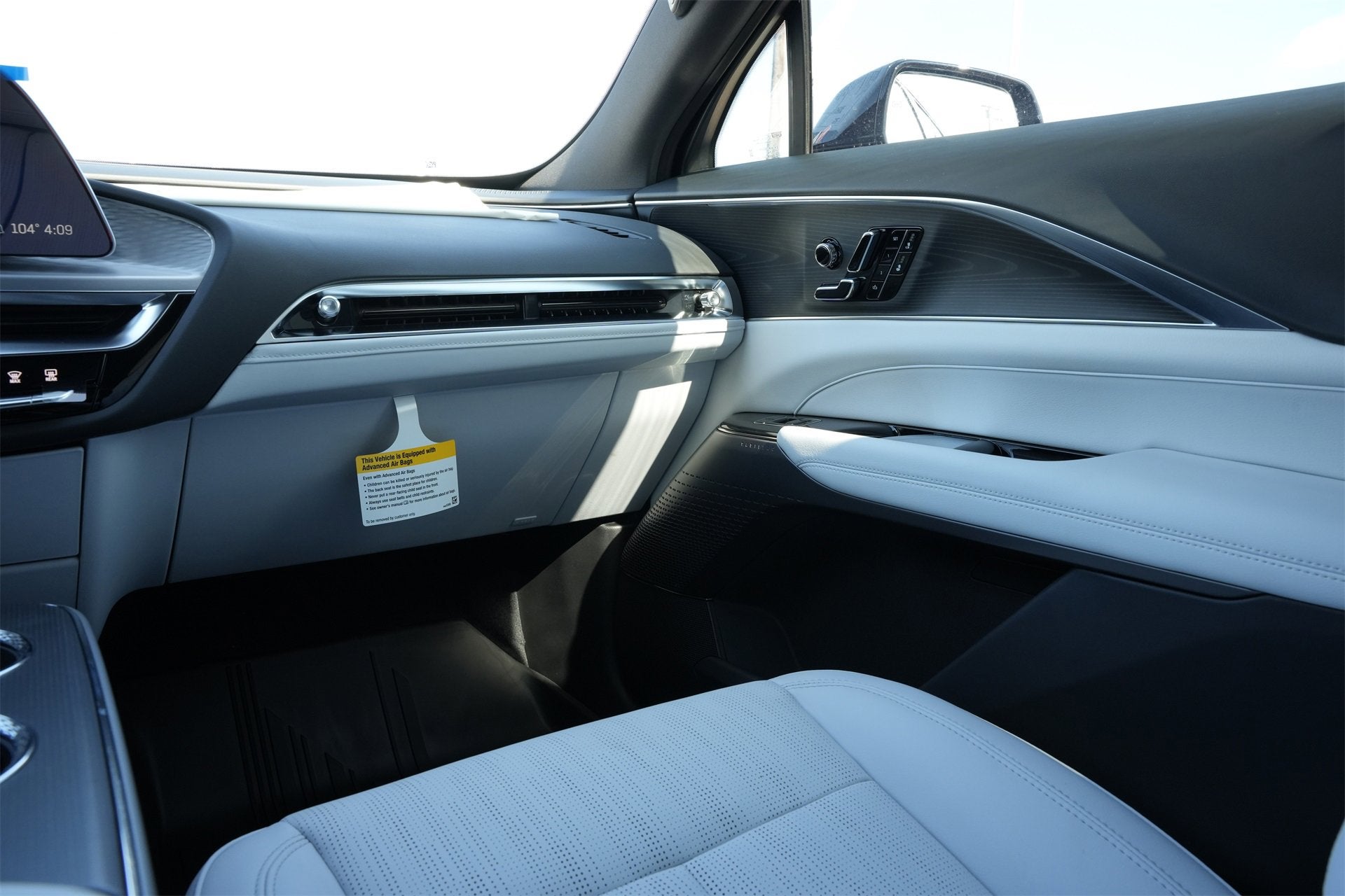 2025 Cadillac LYRIQ Sport 1