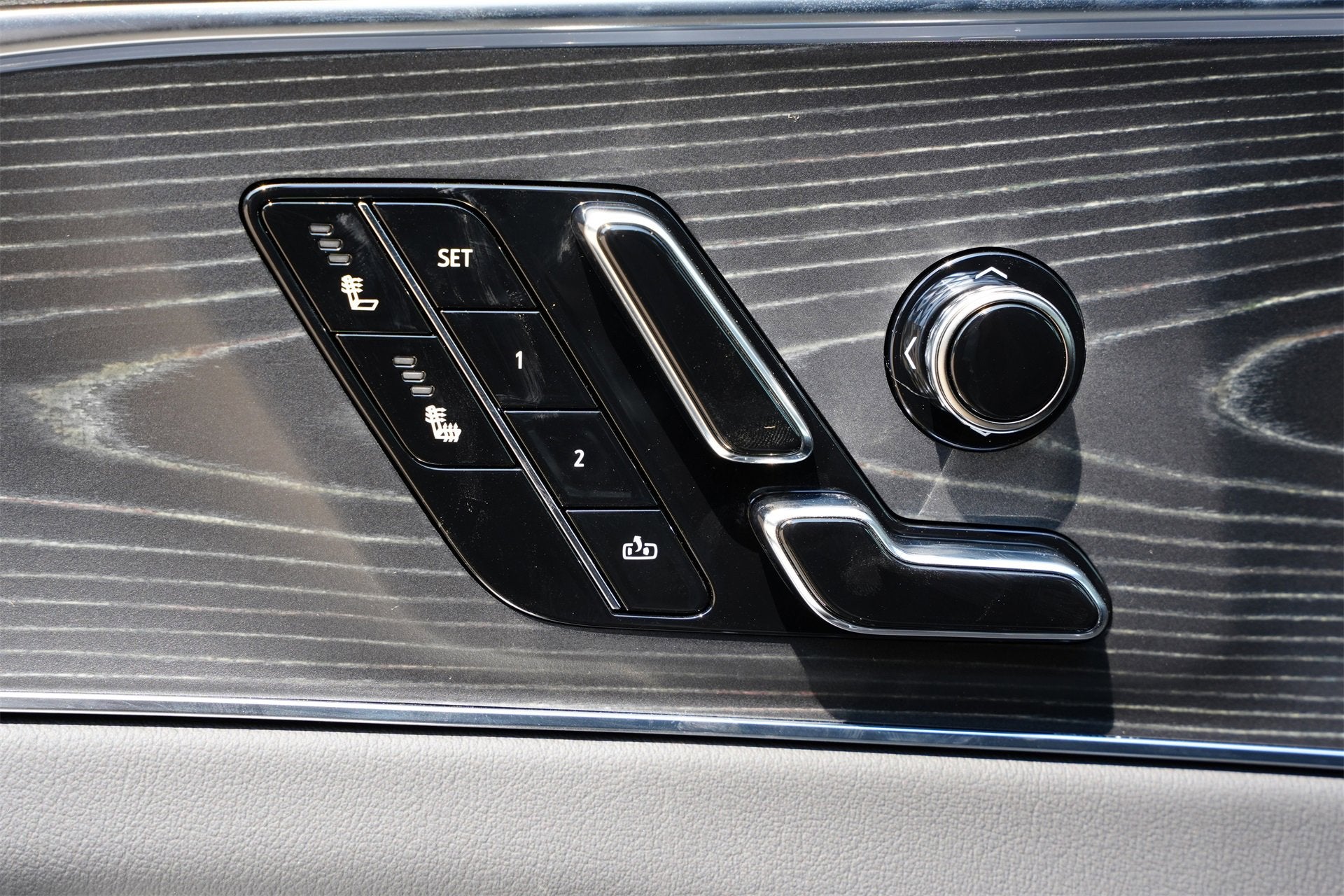 2025 Cadillac LYRIQ Sport 1