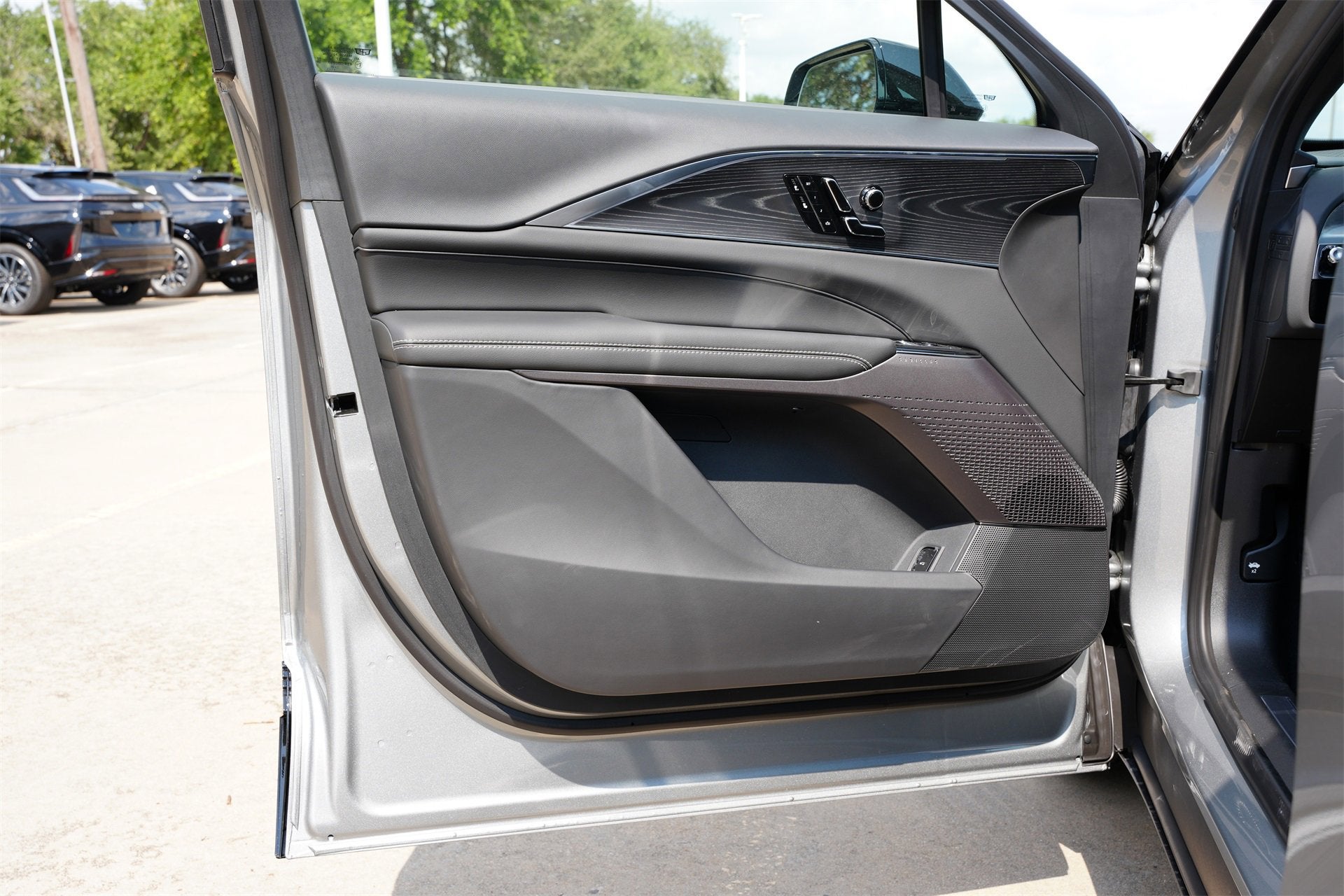 2025 Cadillac LYRIQ Sport 1