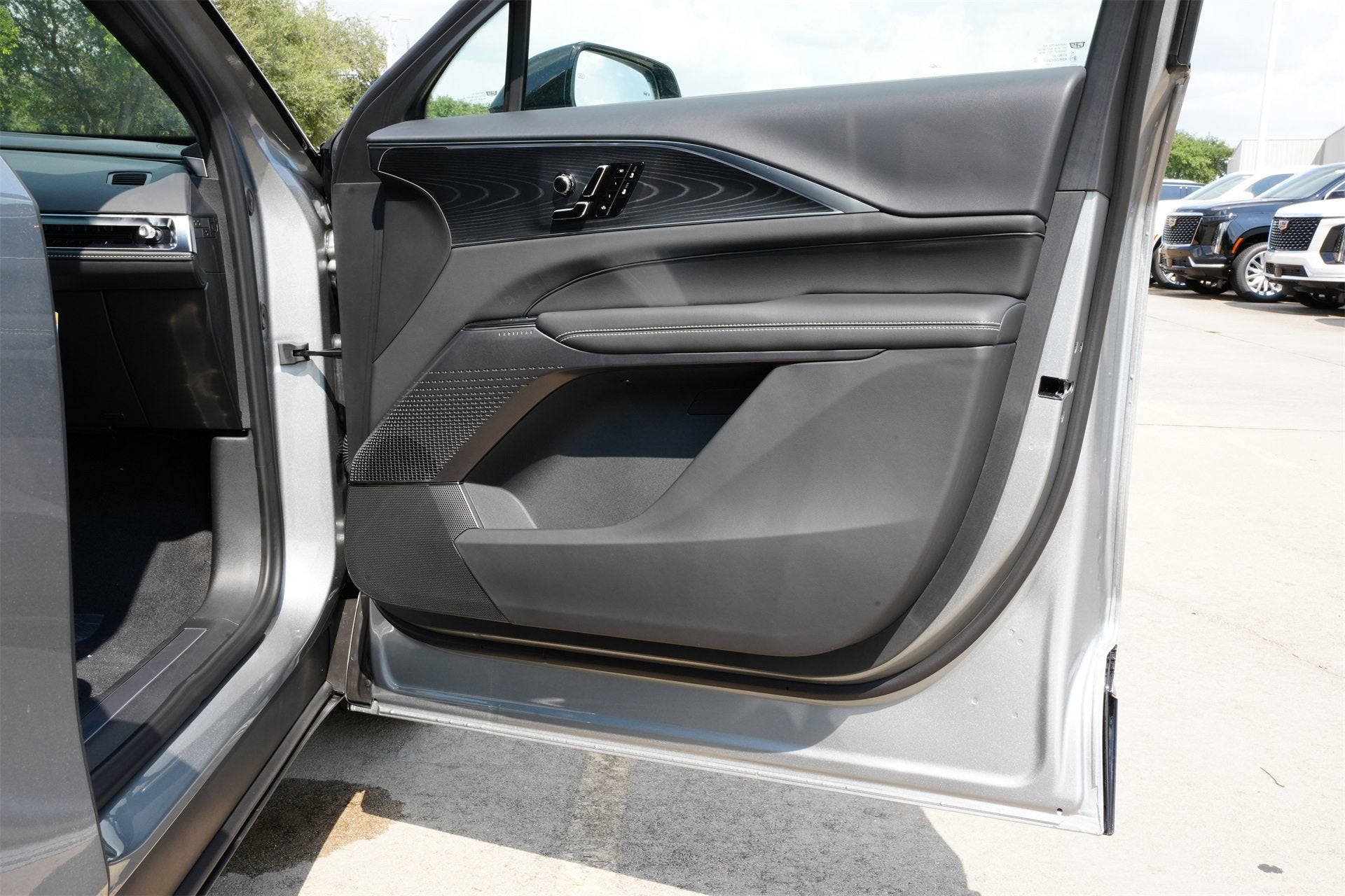 2025 Cadillac LYRIQ Sport 1