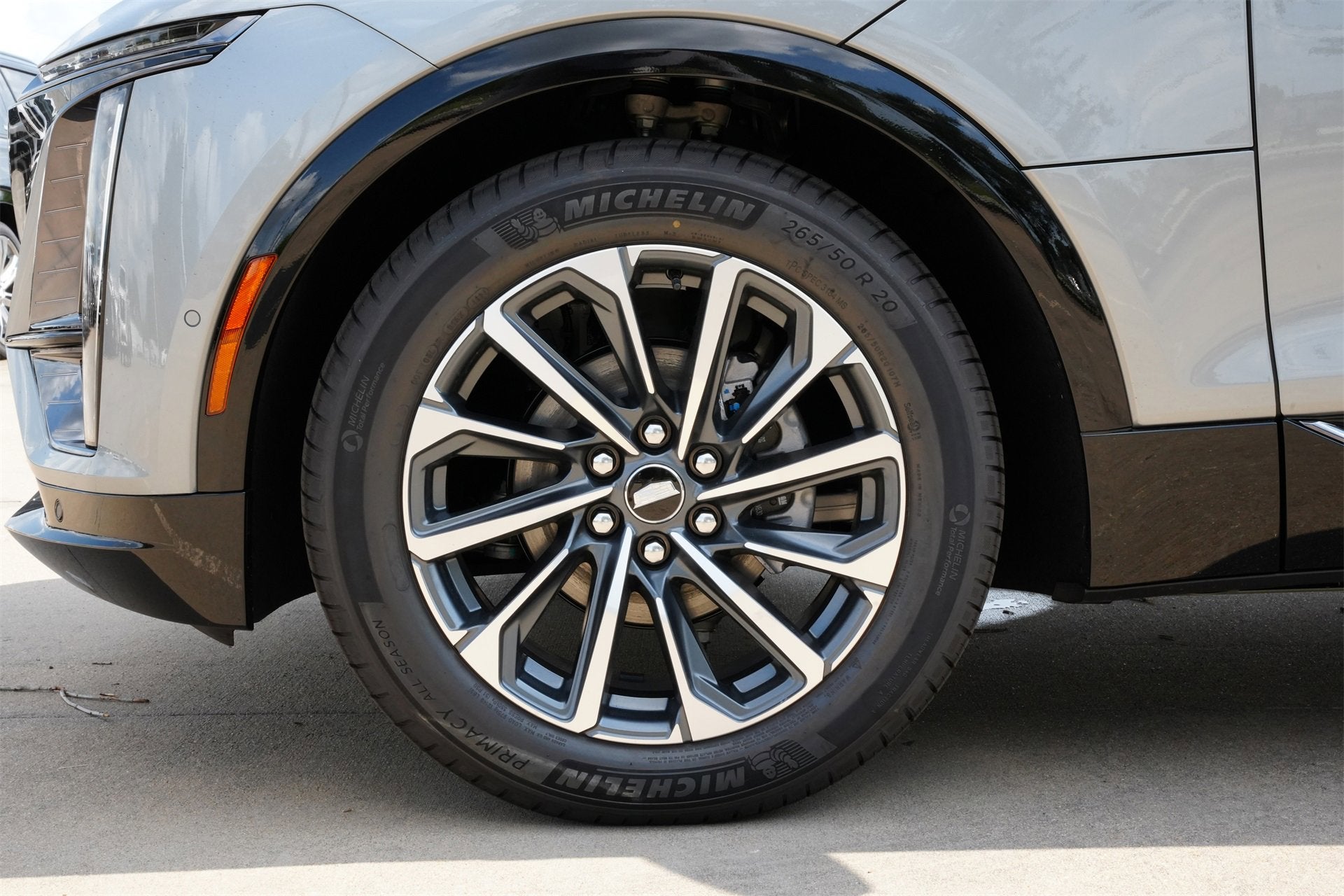 2025 Cadillac LYRIQ Sport 1