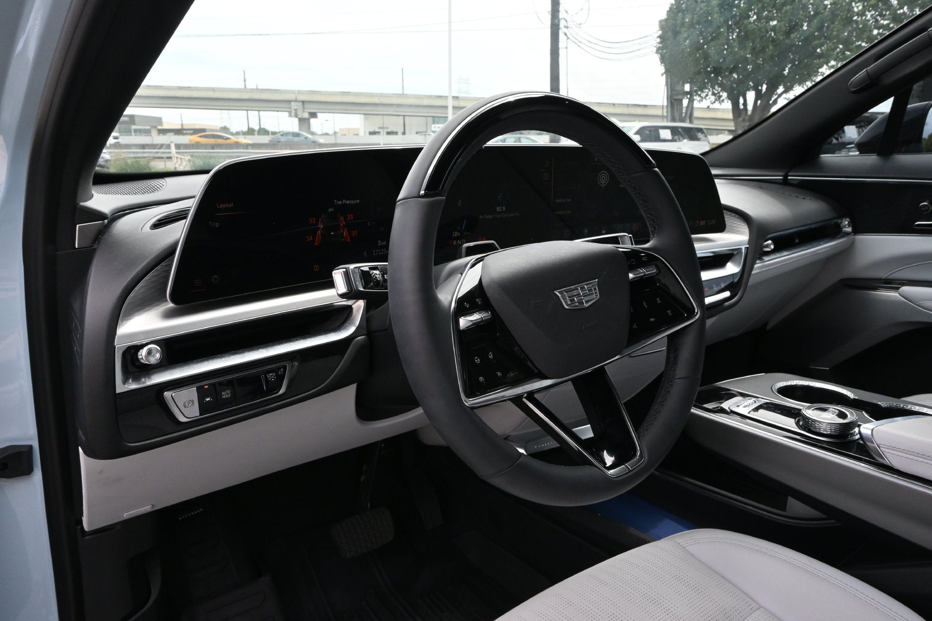 2024 Cadillac LYRIQ Sport 2