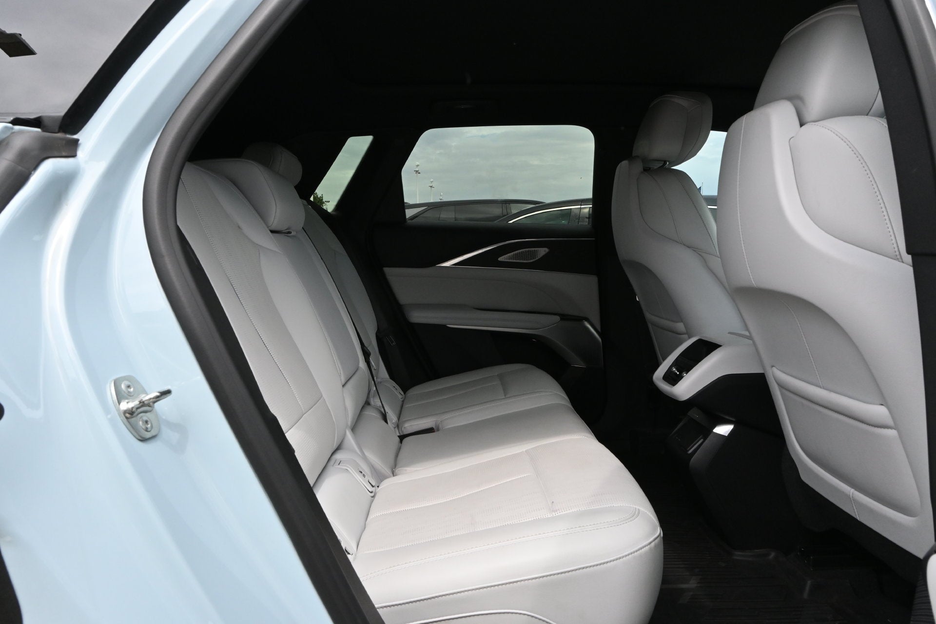 2024 Cadillac LYRIQ Sport 2