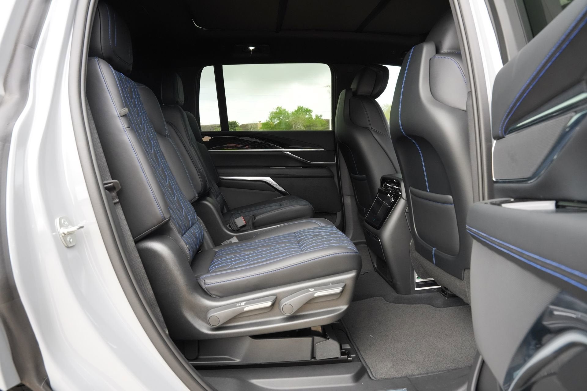 2026 Cadillac ESCALADE IQL Luxury