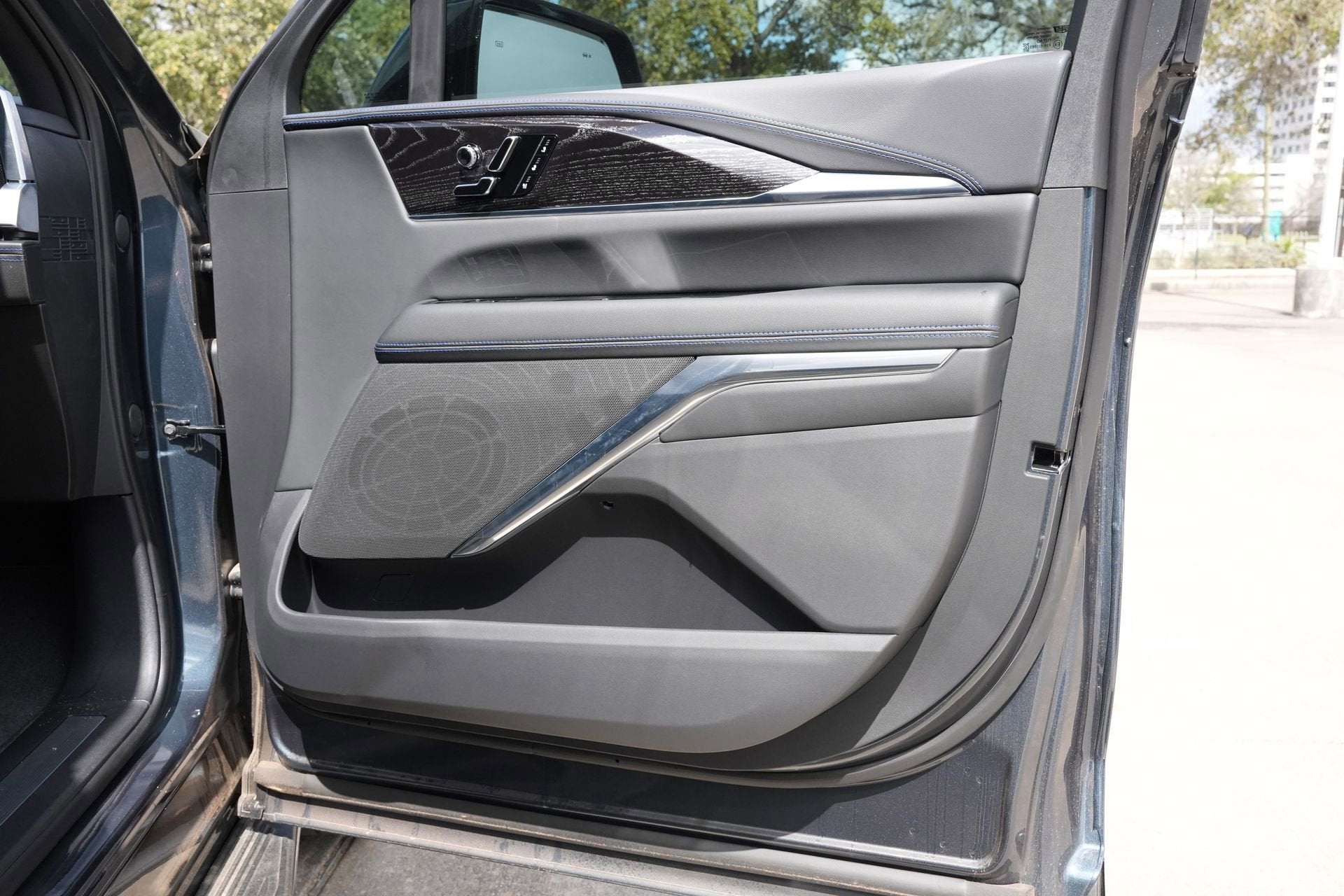 2026 Cadillac ESCALADE IQL Luxury