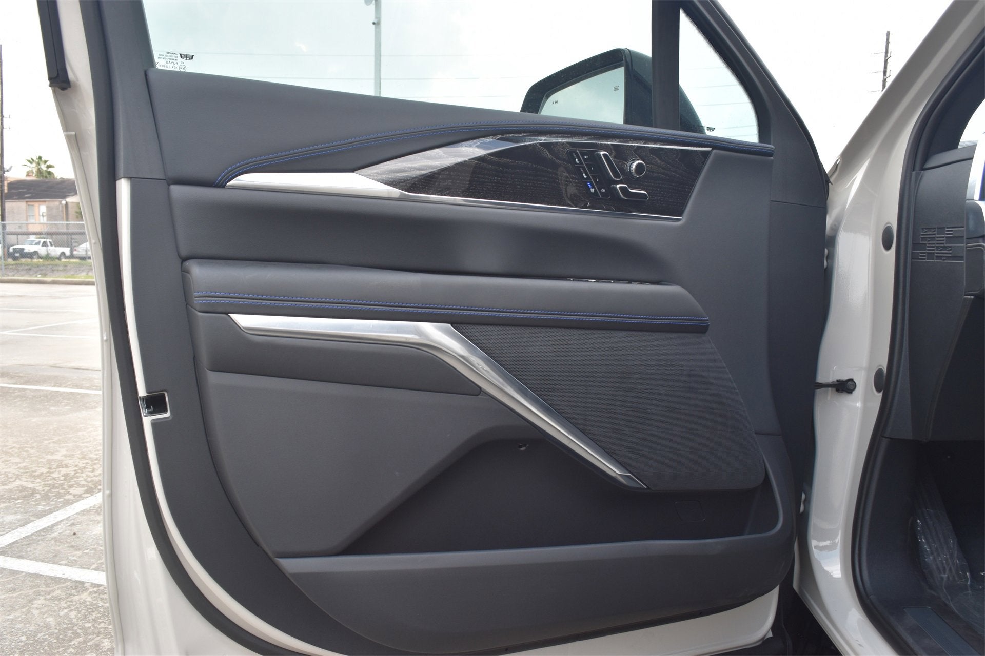 2026 Cadillac ESCALADE IQL Sport