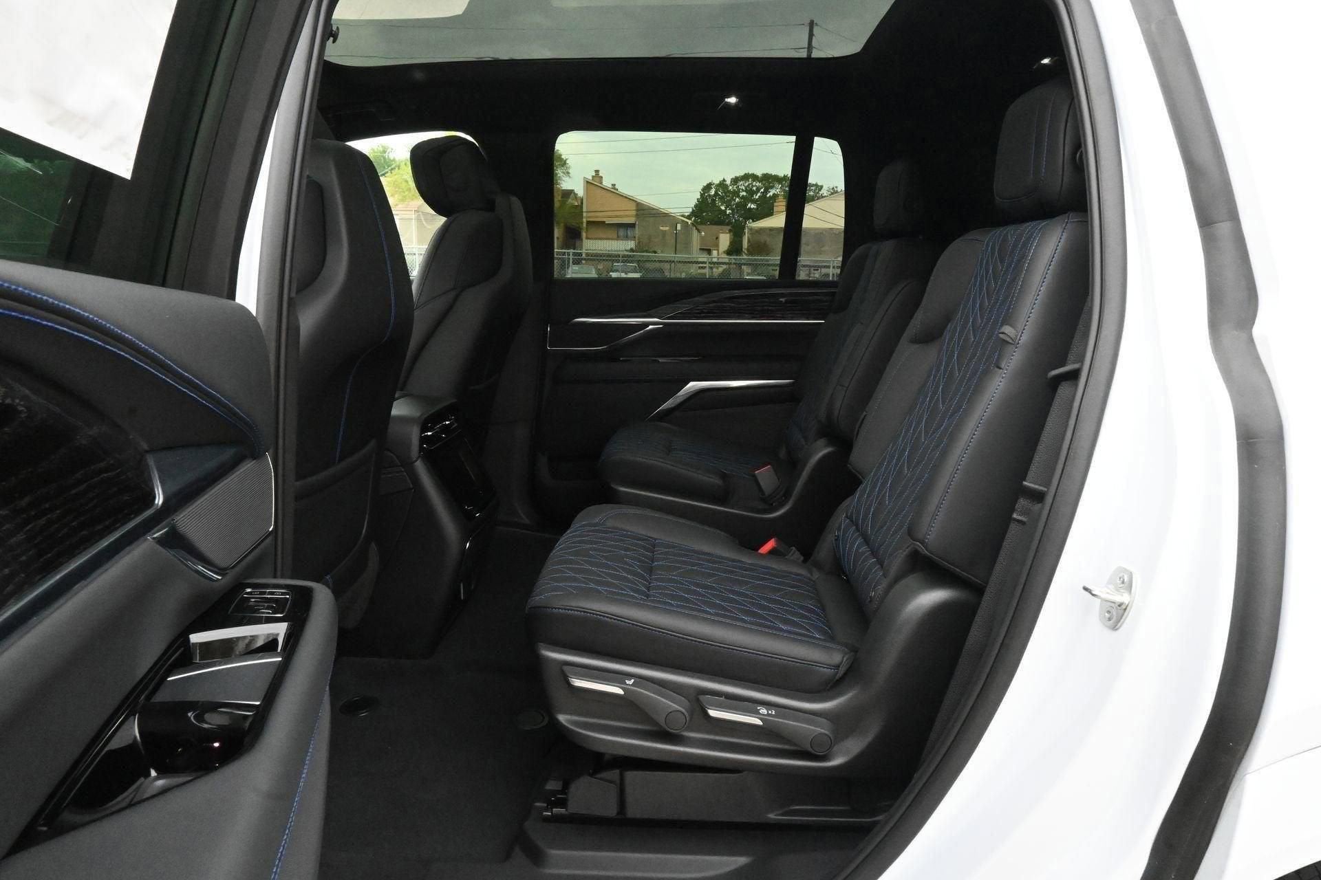 2026 Cadillac ESCALADE IQL Sport