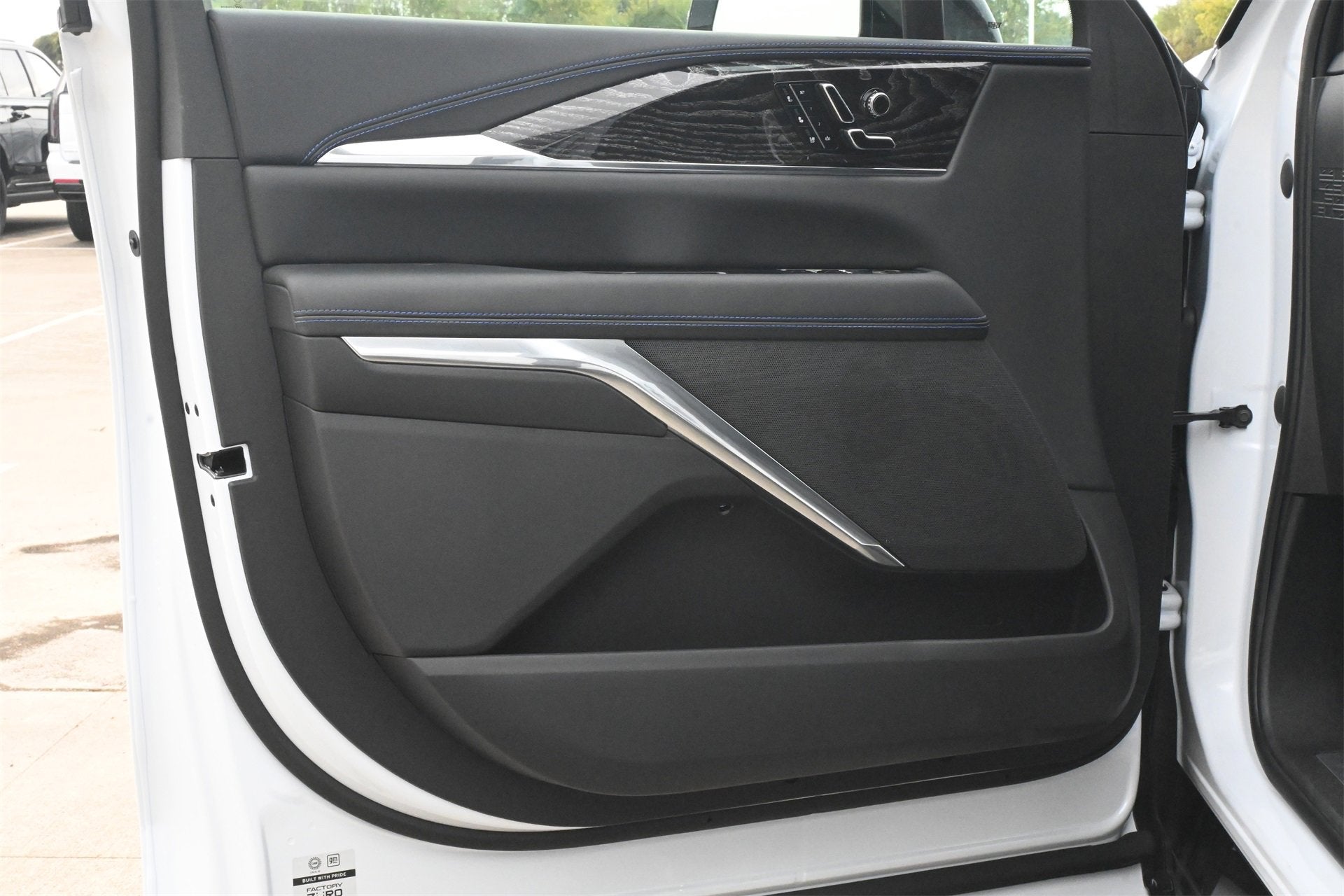 2026 Cadillac ESCALADE IQL Sport