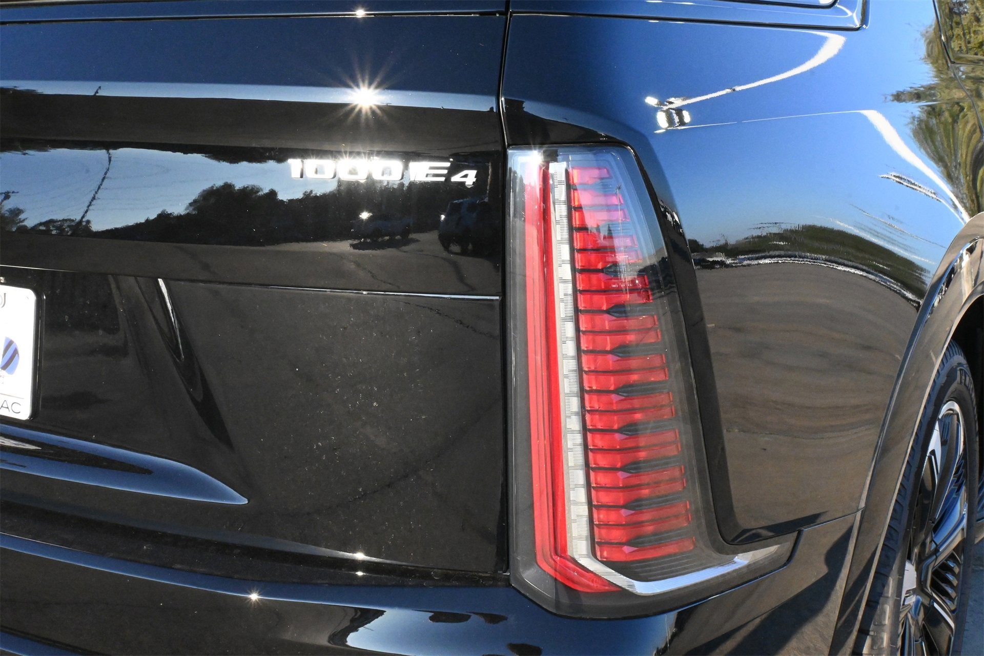 2026 Cadillac ESCALADE IQL Sport