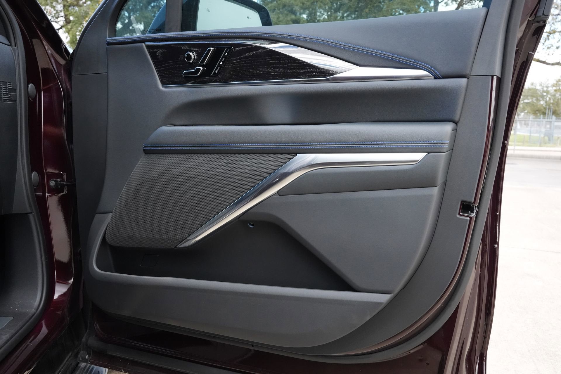 2026 Cadillac ESCALADE IQL Sport