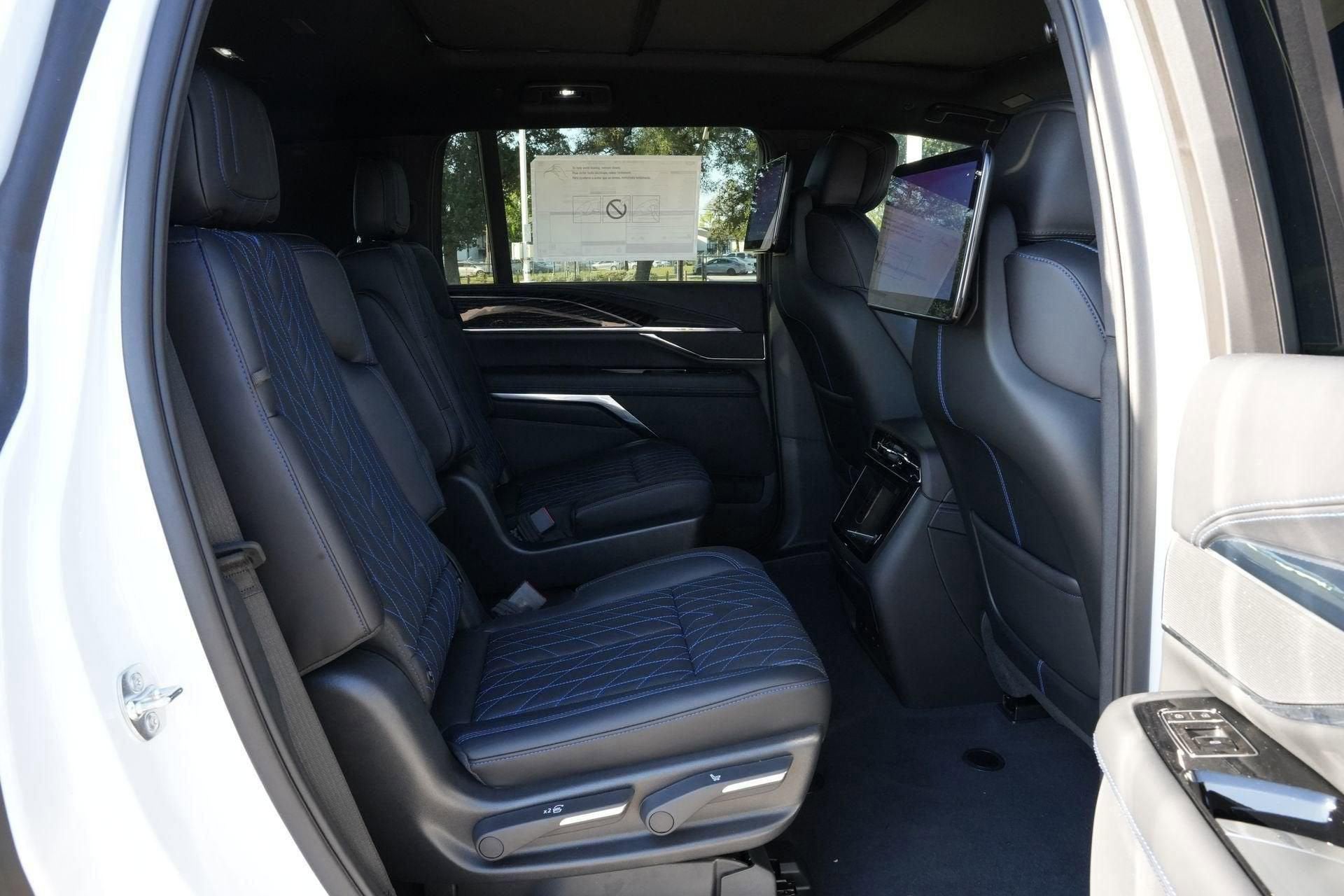 2026 Cadillac ESCALADE IQL Sport