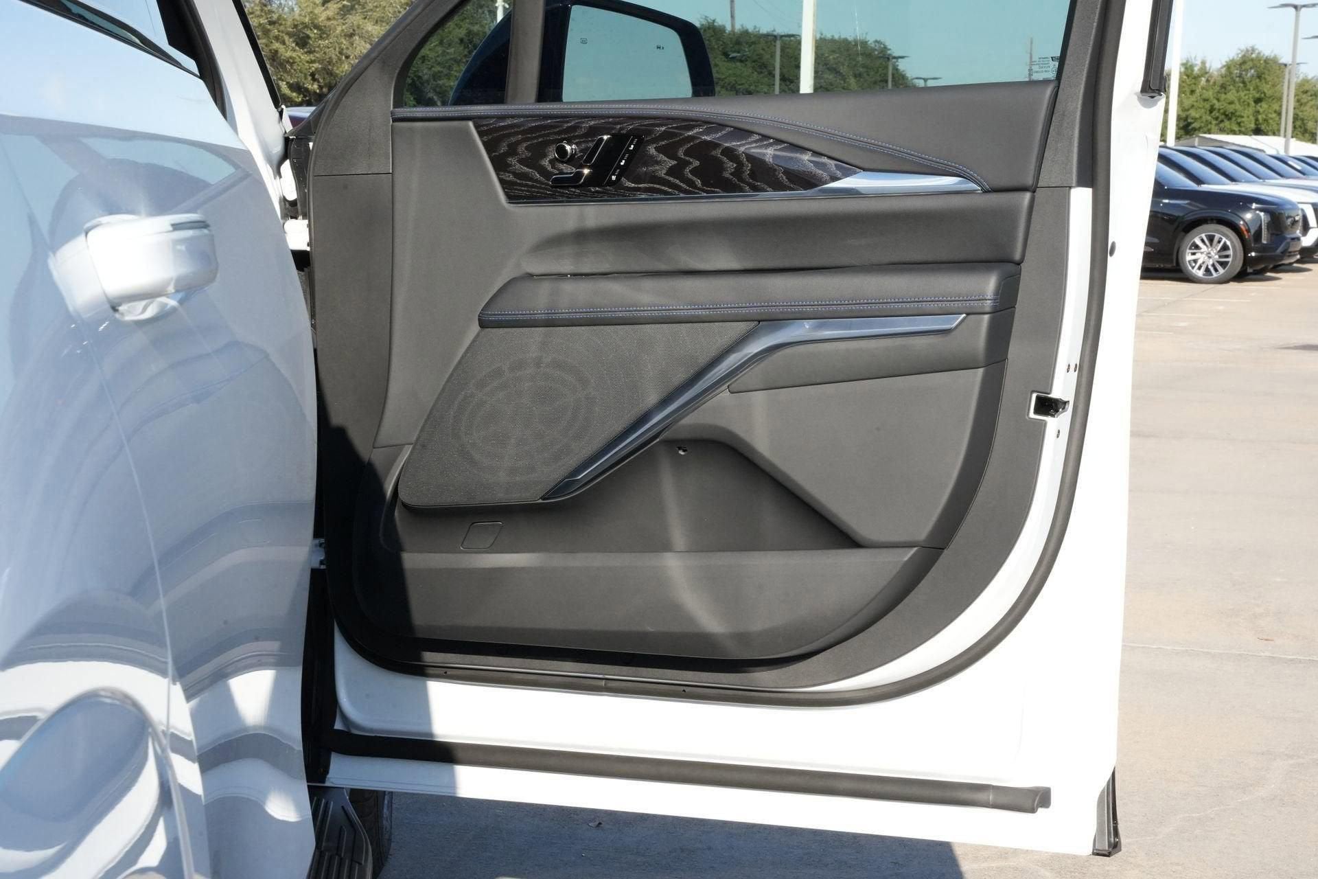 2026 Cadillac ESCALADE IQL Sport