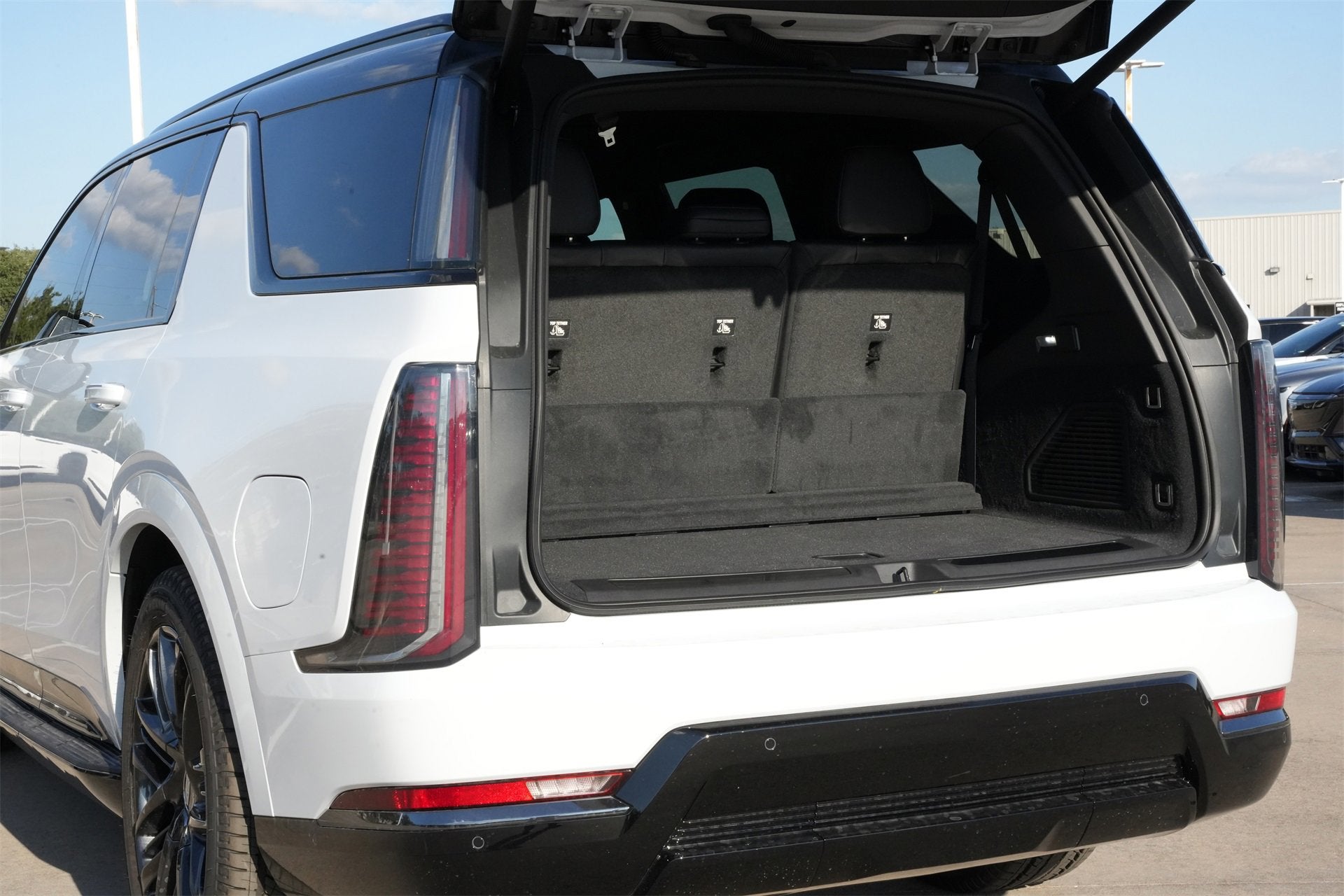 2026 Cadillac ESCALADE IQL Sport