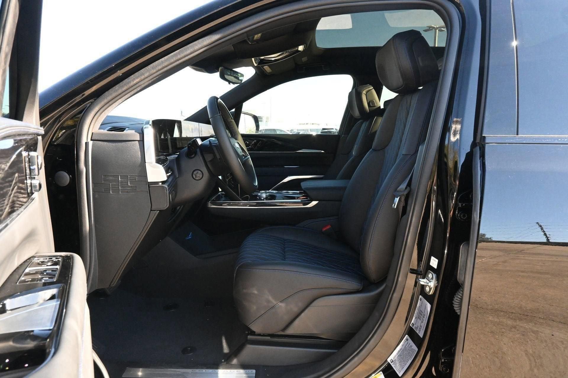 2026 Cadillac ESCALADE IQL Sport