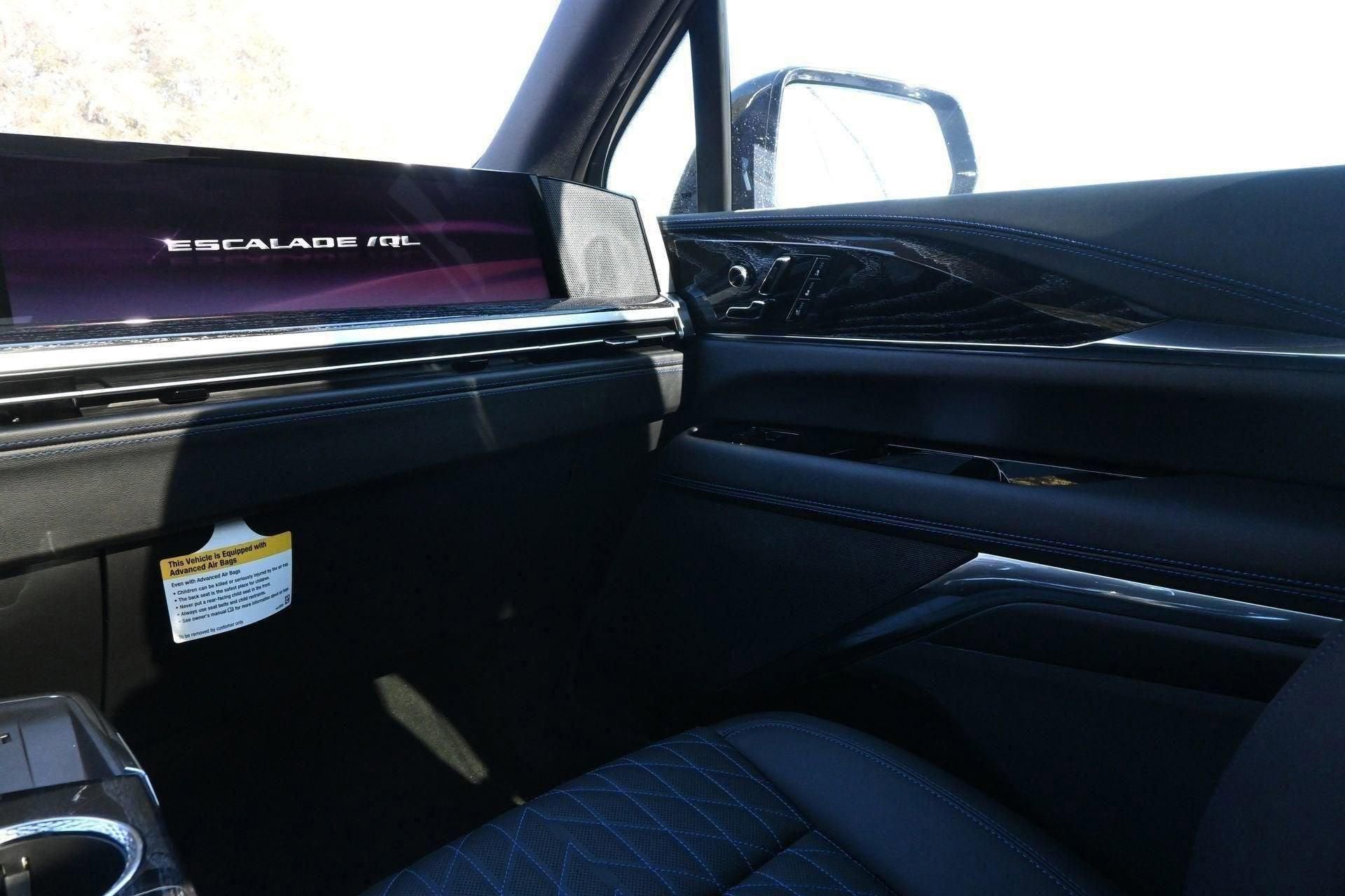 2026 Cadillac ESCALADE IQL Sport