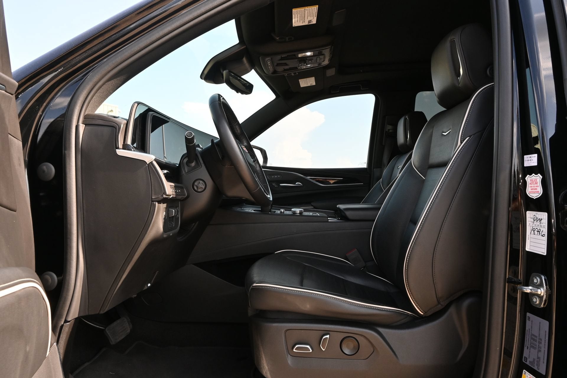 2023 Cadillac Escalade 4WD Sport