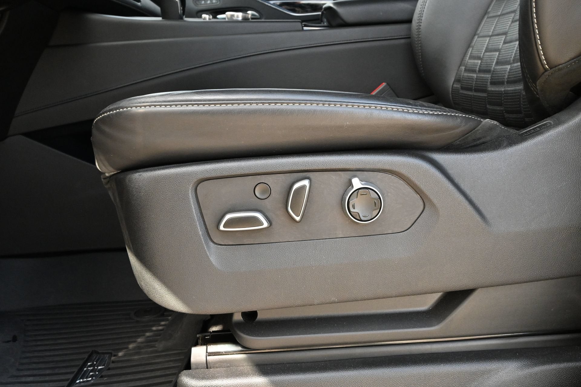 2023 Cadillac Escalade AWD V-Series