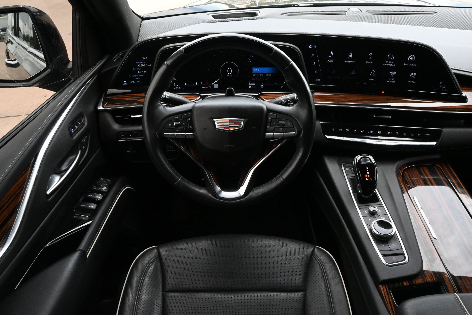 2023 Cadillac Escalade ESV 4WD Premium Luxury