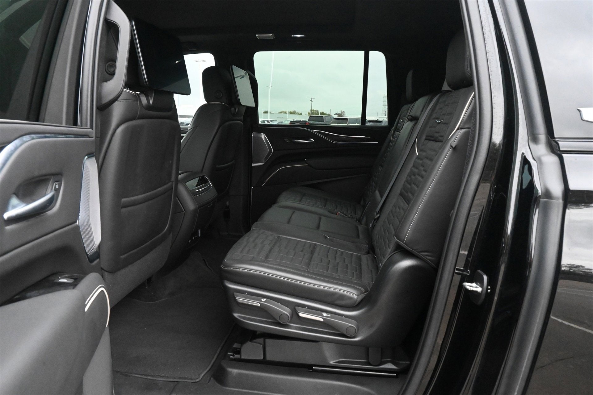 2023 Cadillac Escalade ESV Sport Platinum