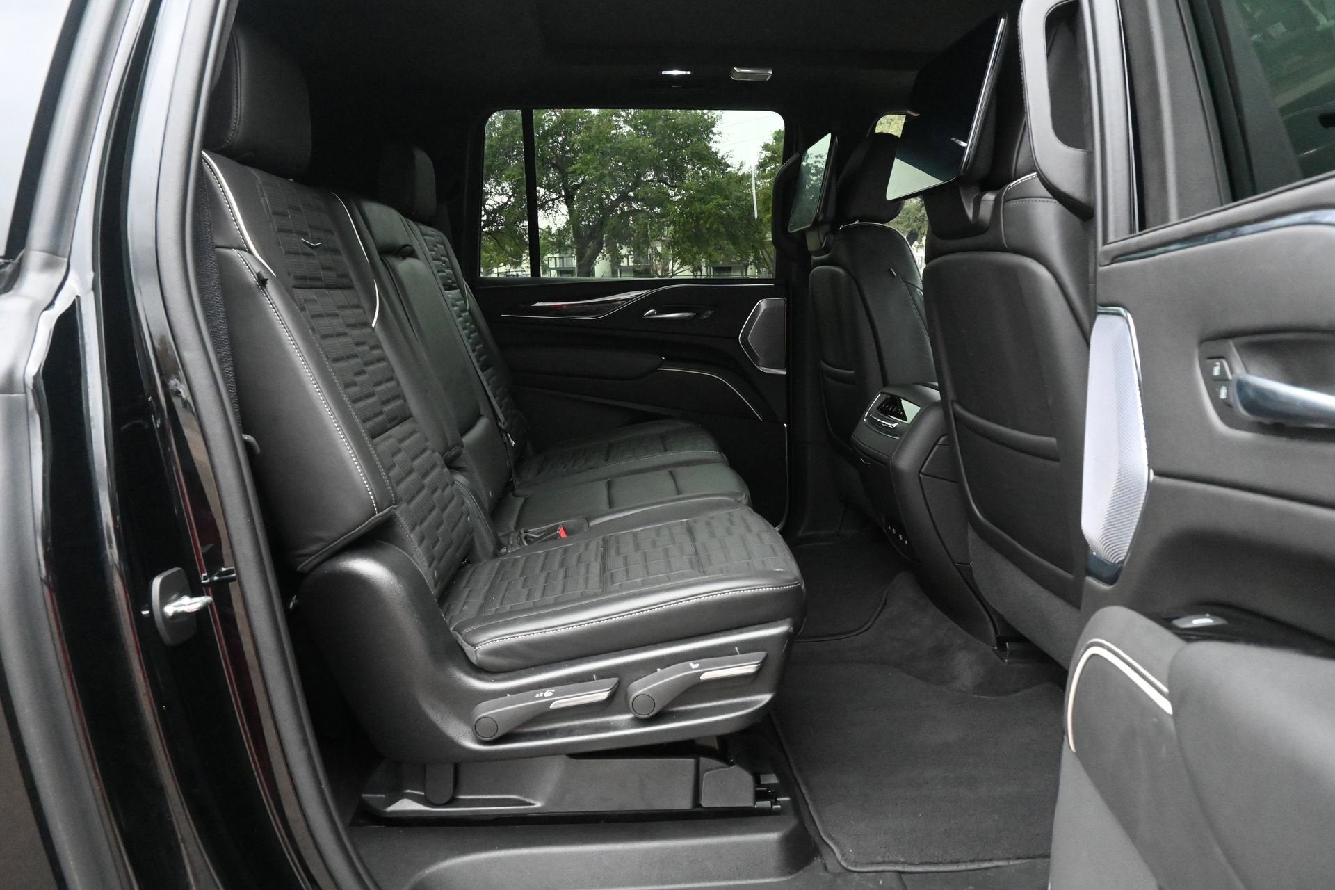 2023 Cadillac Escalade ESV Sport Platinum