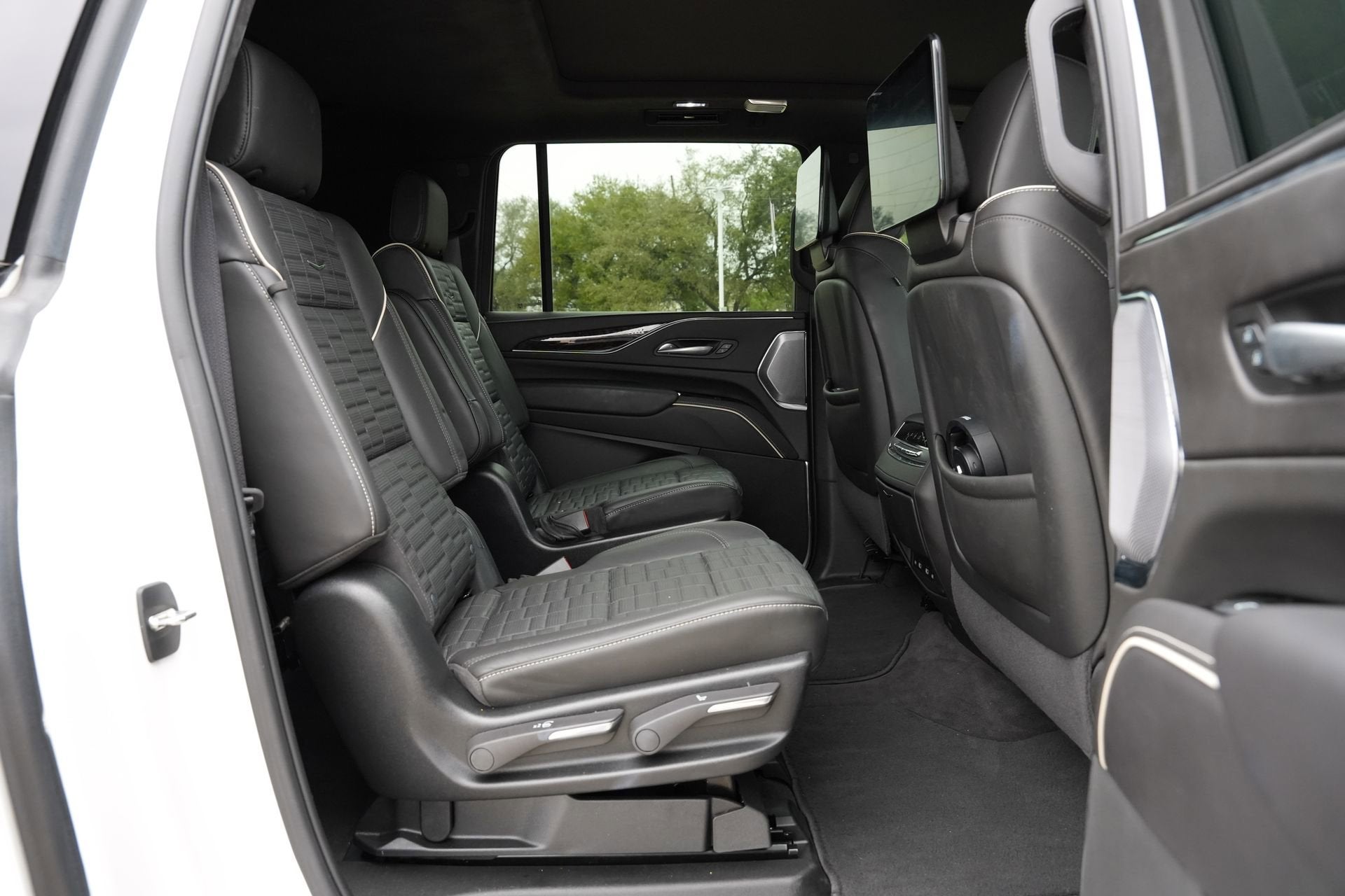 2024 Cadillac Escalade ESV Sport Platinum