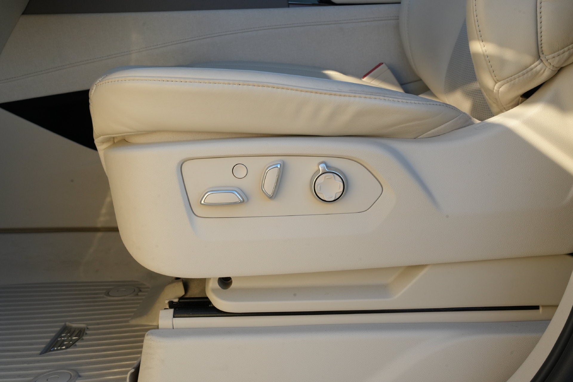 2024 Cadillac Escalade ESV Sport Platinum