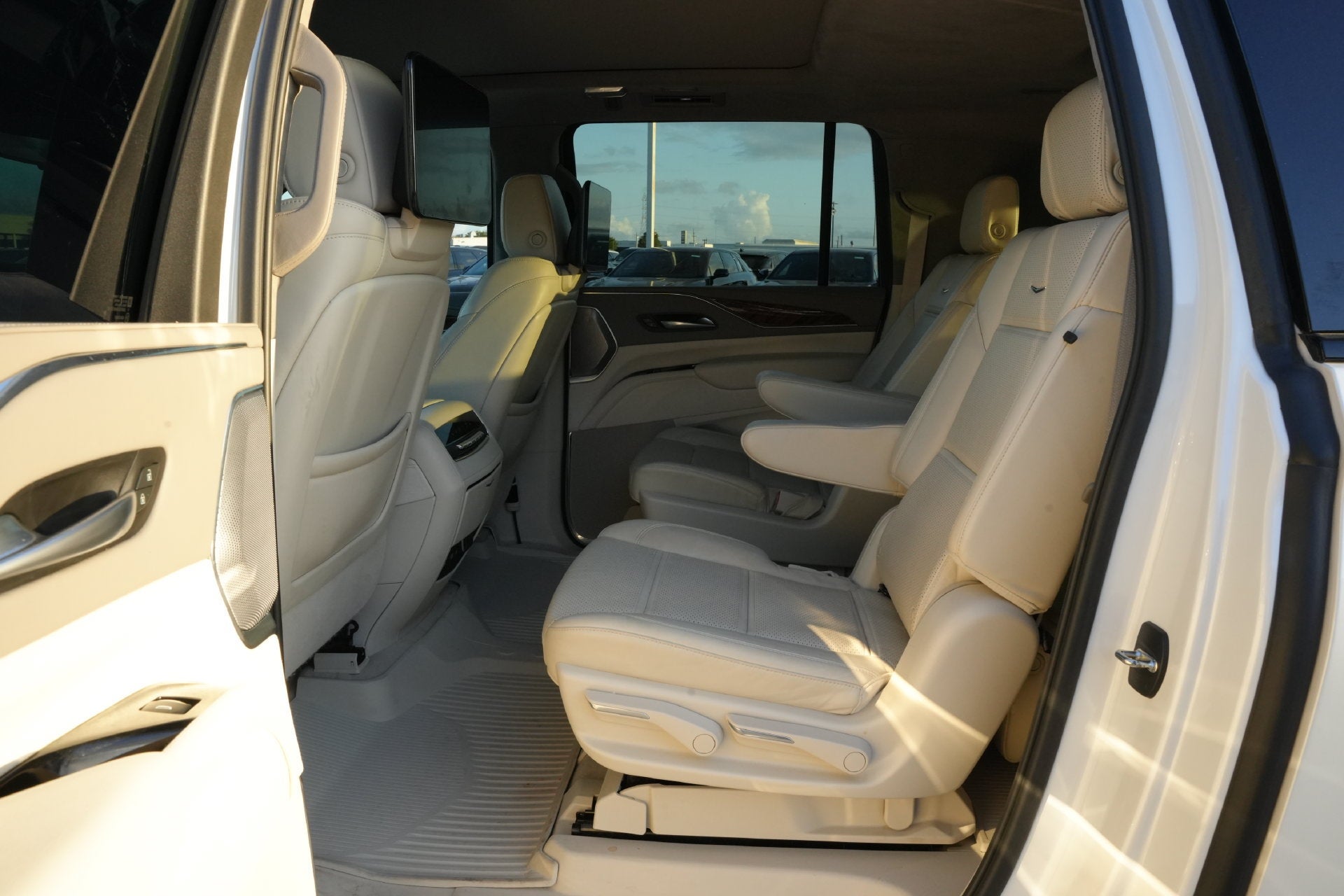 2024 Cadillac Escalade ESV Sport Platinum