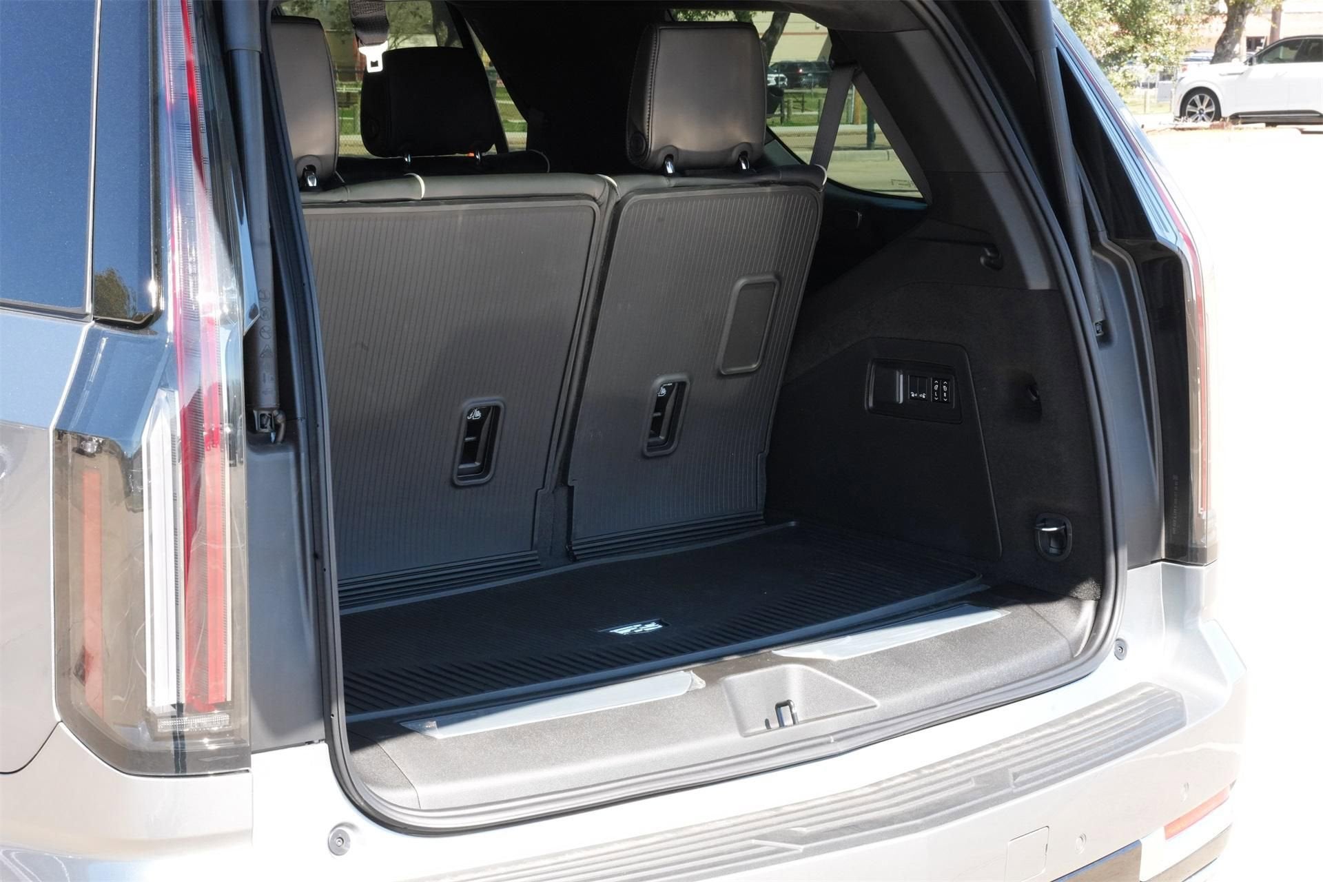 2026 Cadillac Escalade Platinum Luxury