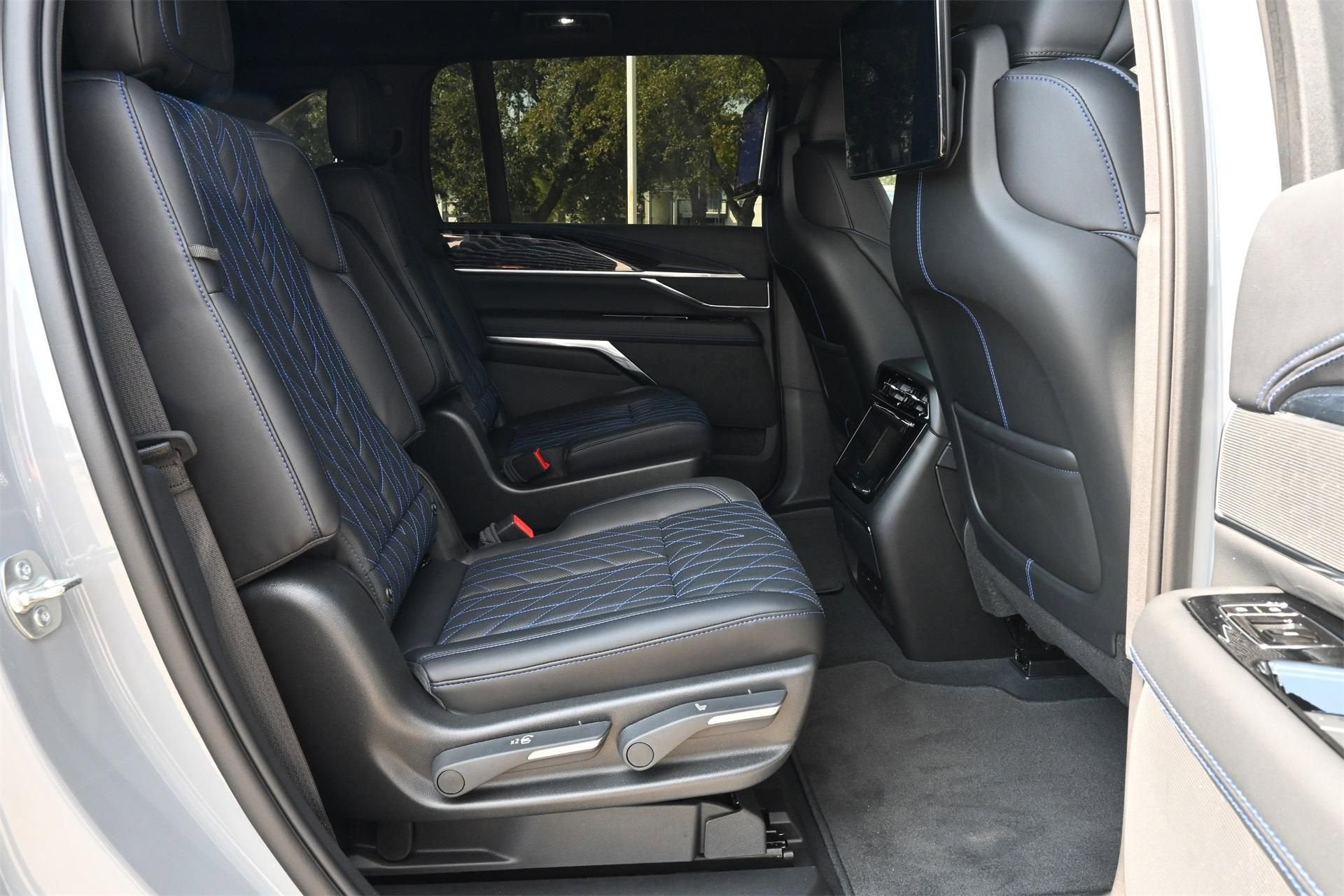 2026 Cadillac ESCALADE IQ Luxury