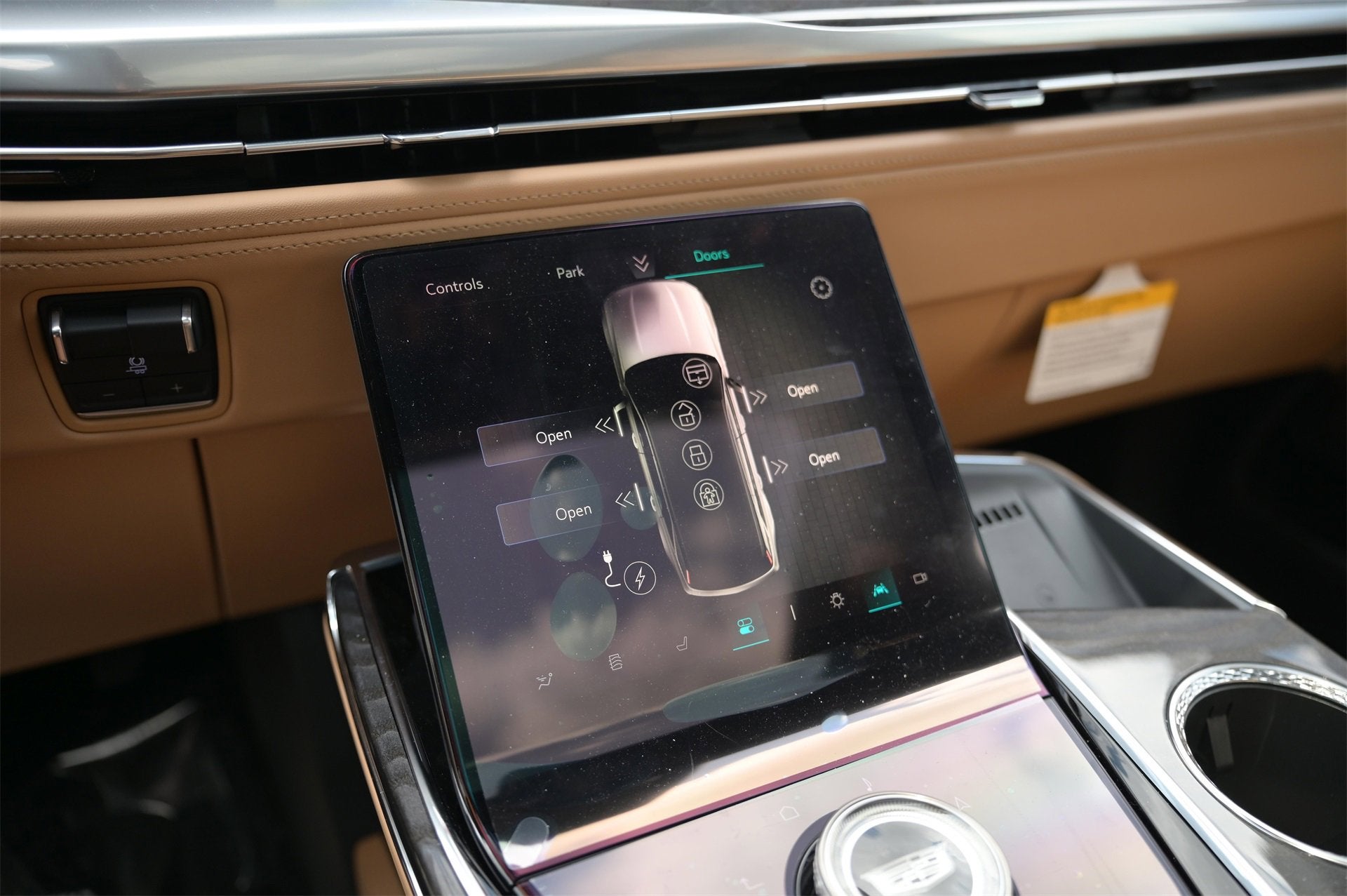 2025 Cadillac ESCALADE IQ Luxury 2